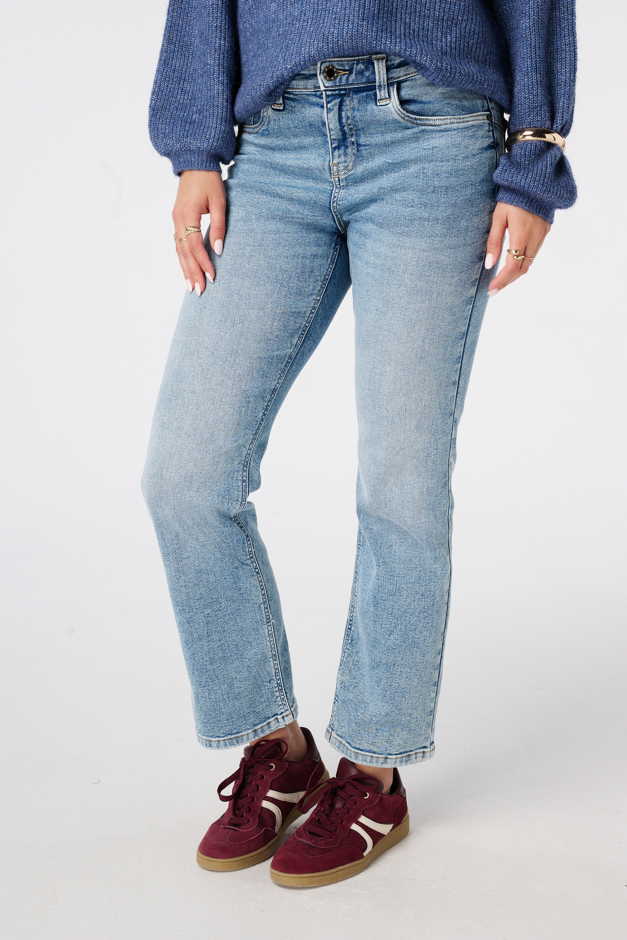 Straight-Leg-Jeans  image number 5