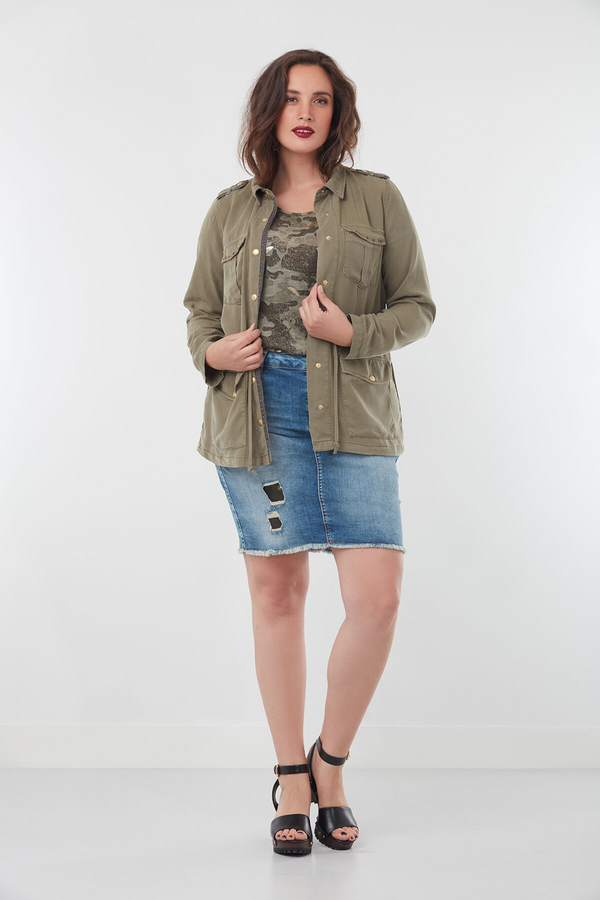 Milit&auml;rjacke mit Stickerei image number 3