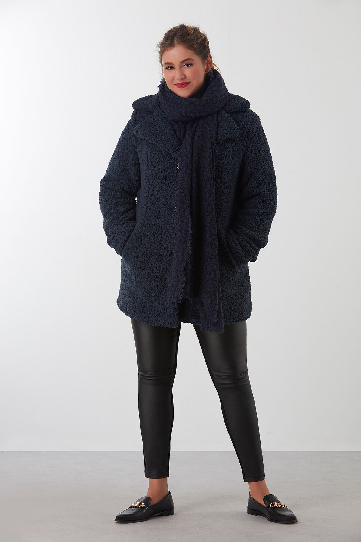 Teddy-Mantel image number 4