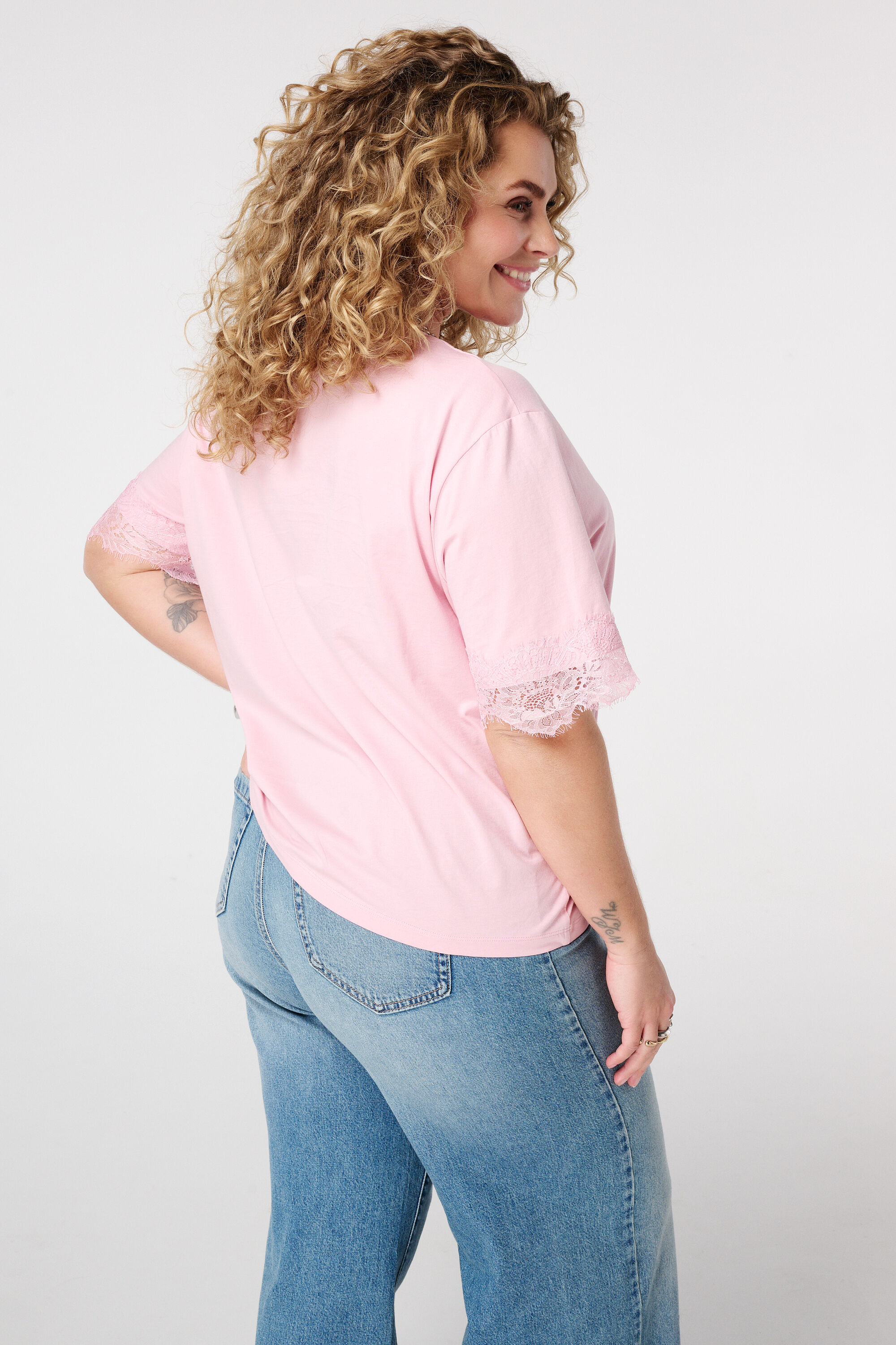 T-Shirt mit Spitzendetails image number 3