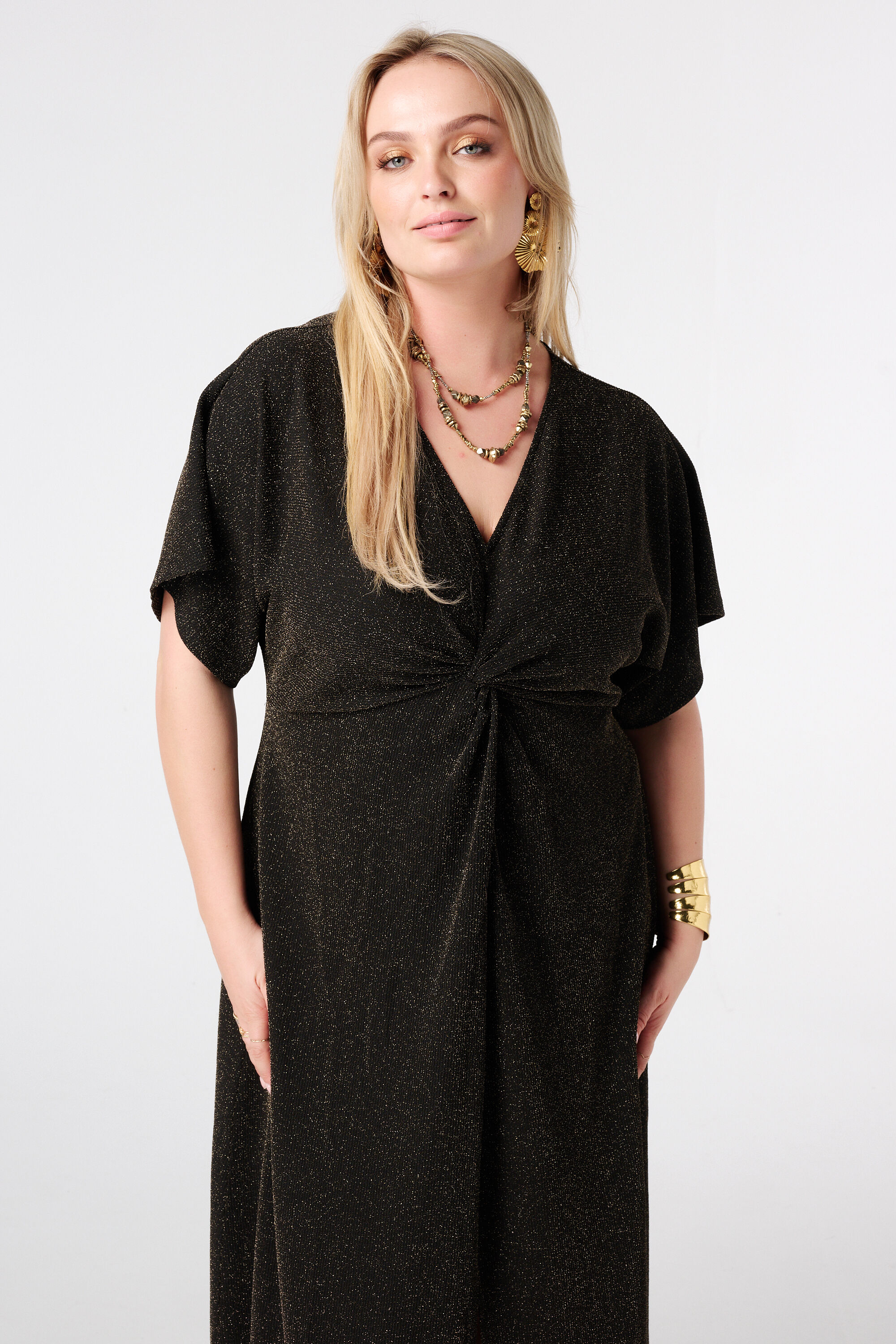 Glitzerkleid mit Schmetterlings&auml;rmeln und Knopfdetail image number 5