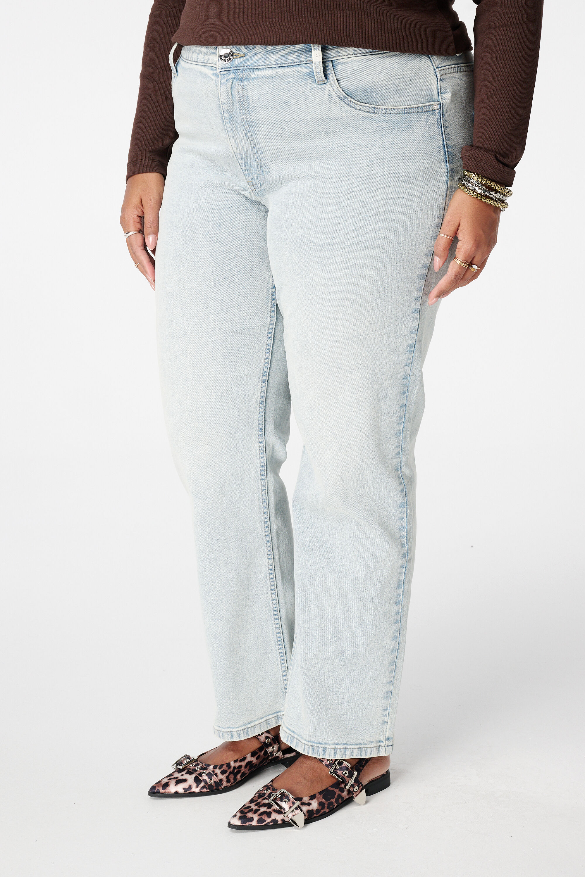 Gerade geschnittene Jeans LILY image number 5