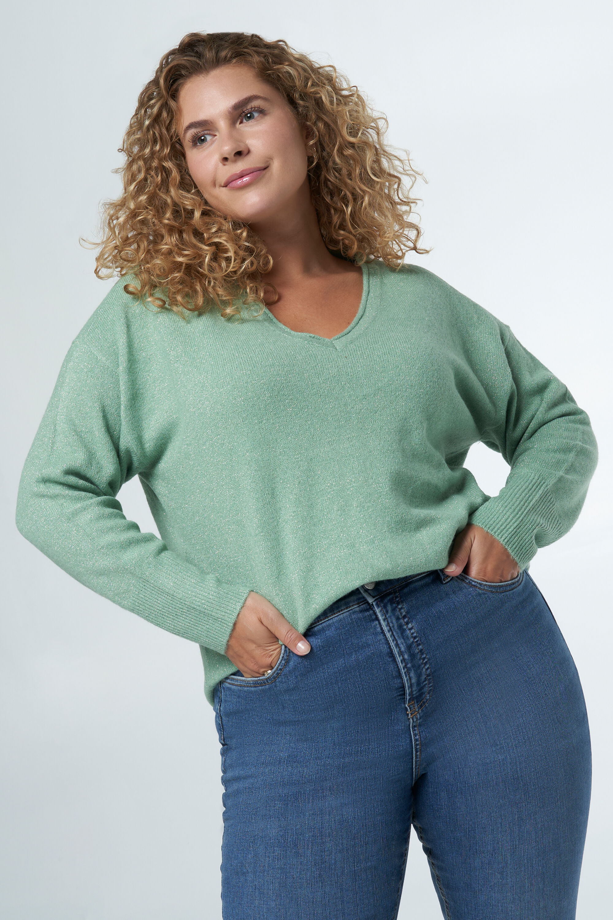 Pullover mit Glitzerdetail image number 0