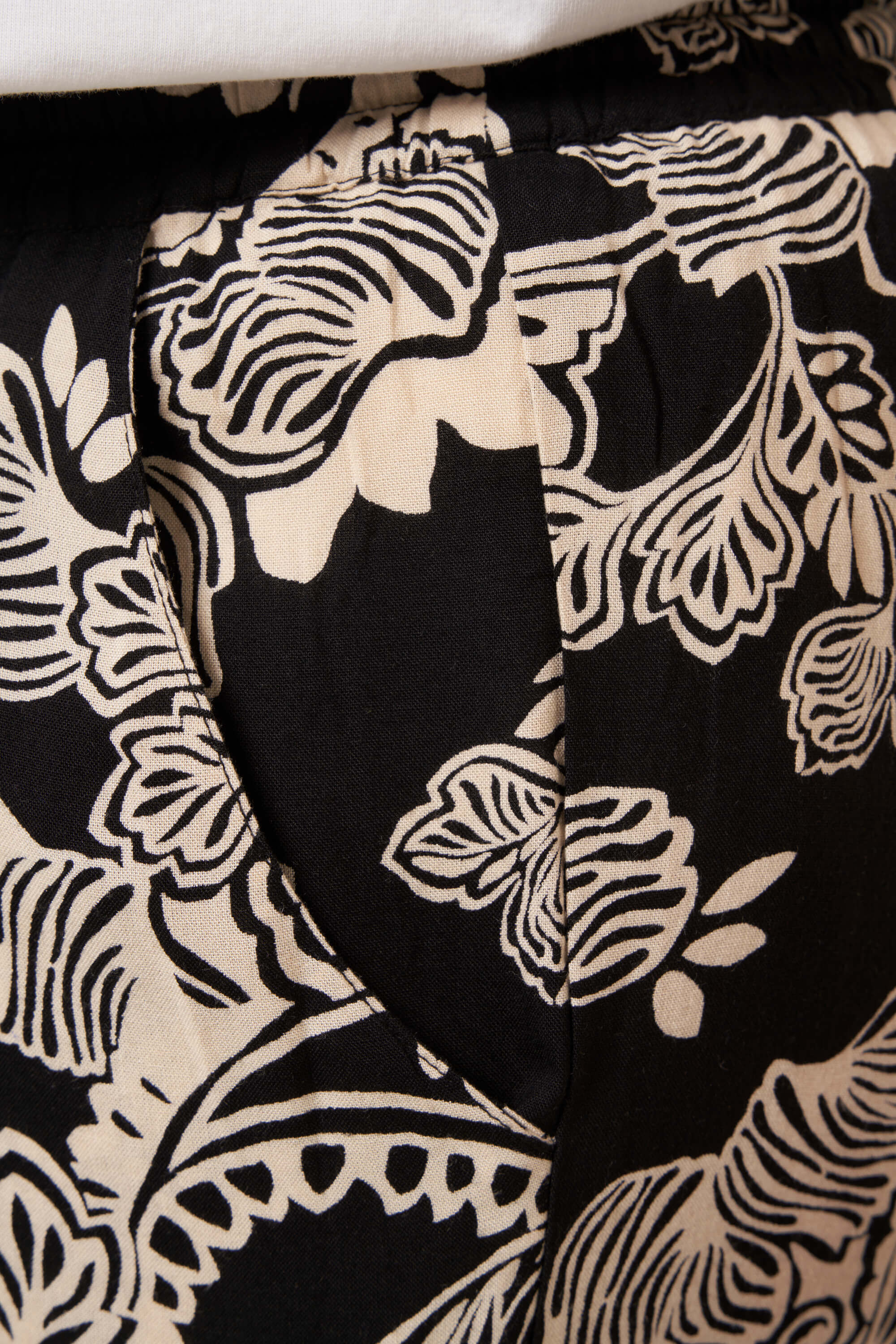 Weit geschnittene Hose  image number 5