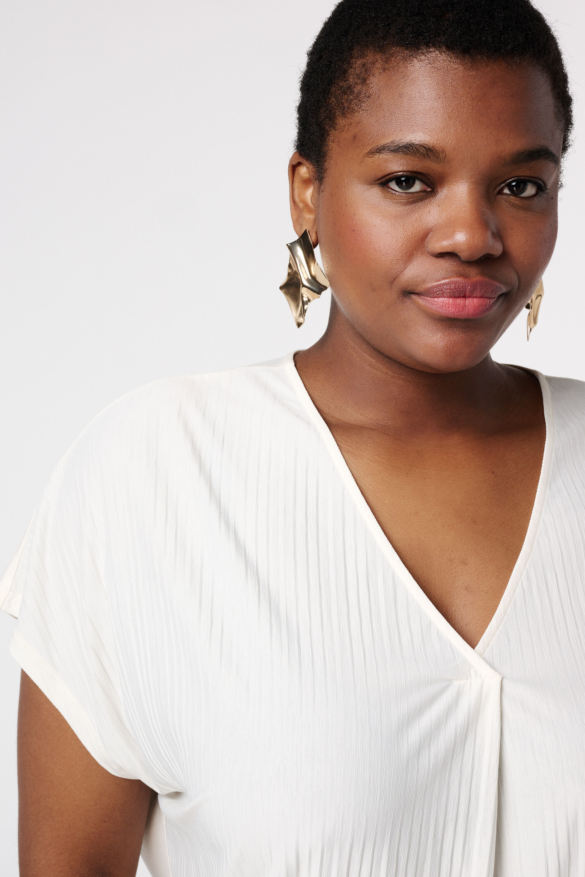 Strukturiertes Oberteil mit V-Ausschnitt image number 4