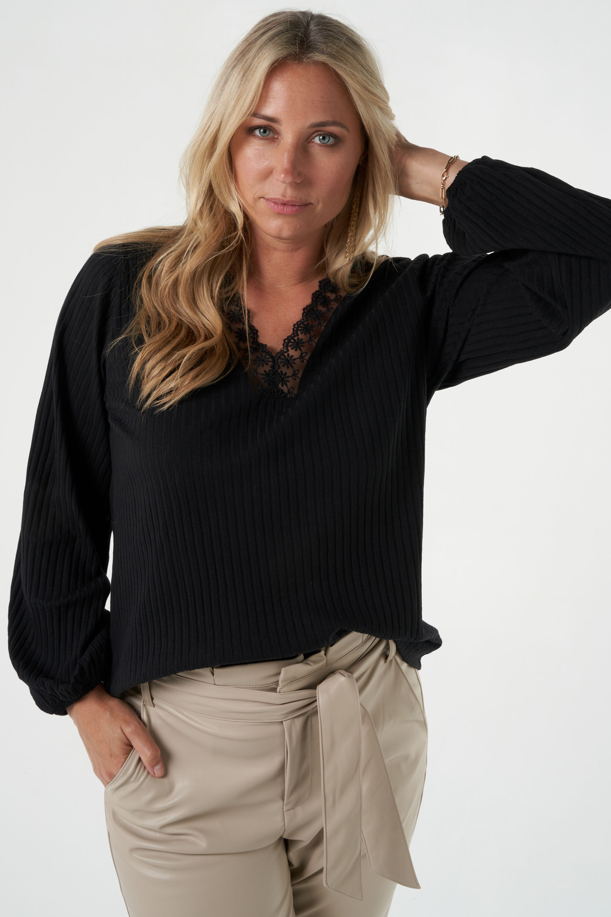 Top mit Spitzenverzierungen image number 7