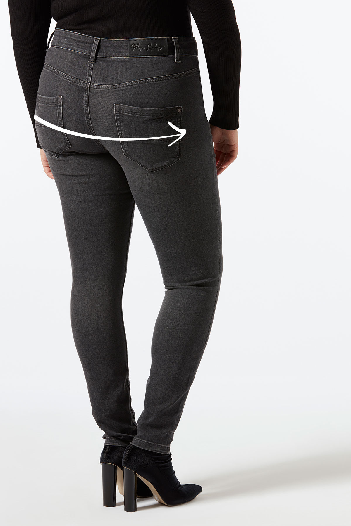 Magic Simplicity Skinny-Leg SHAPING Jeans image number 5