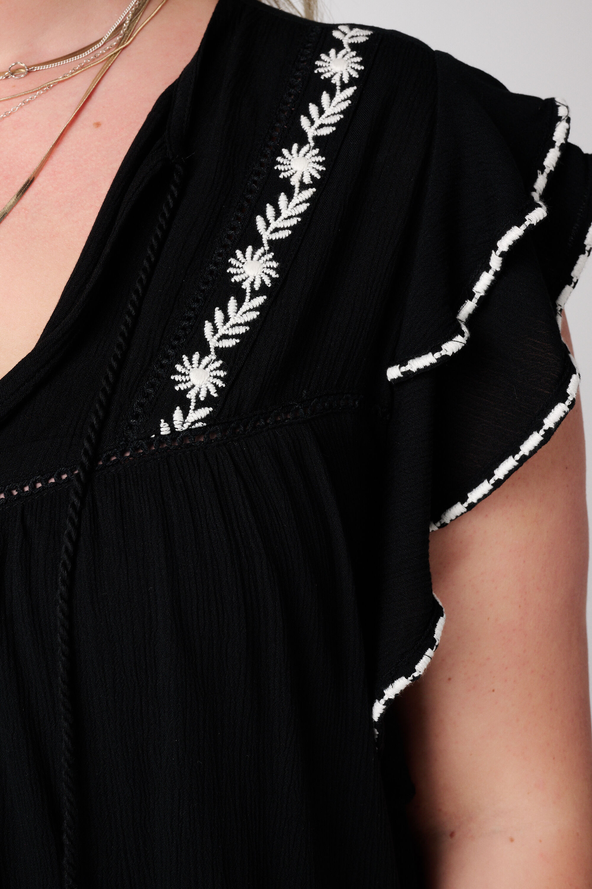 Bluse mit kurzen R&uuml;schen&auml;rmeln image number 6