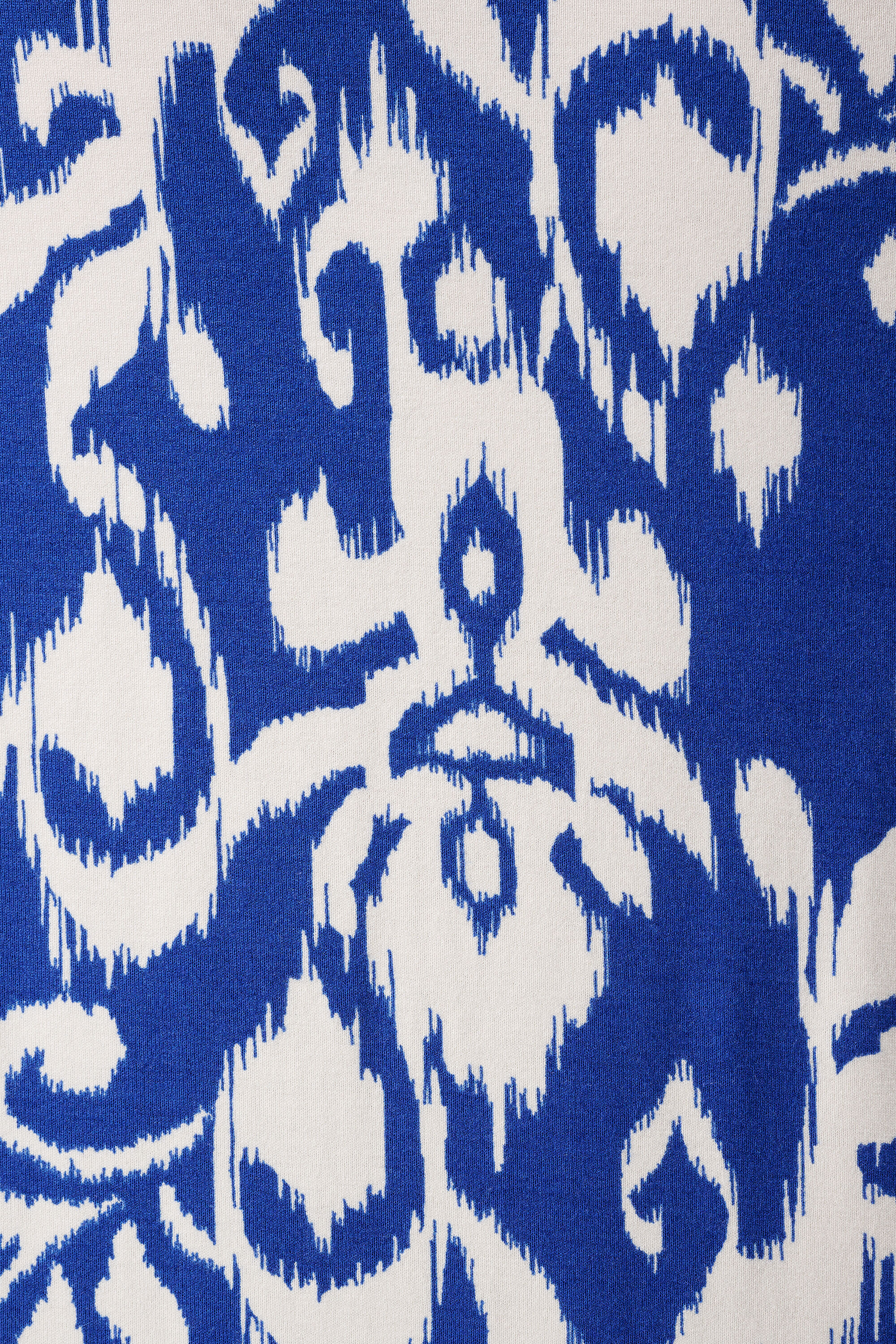 T-Shirt mit V-Ausschnitt image number 6