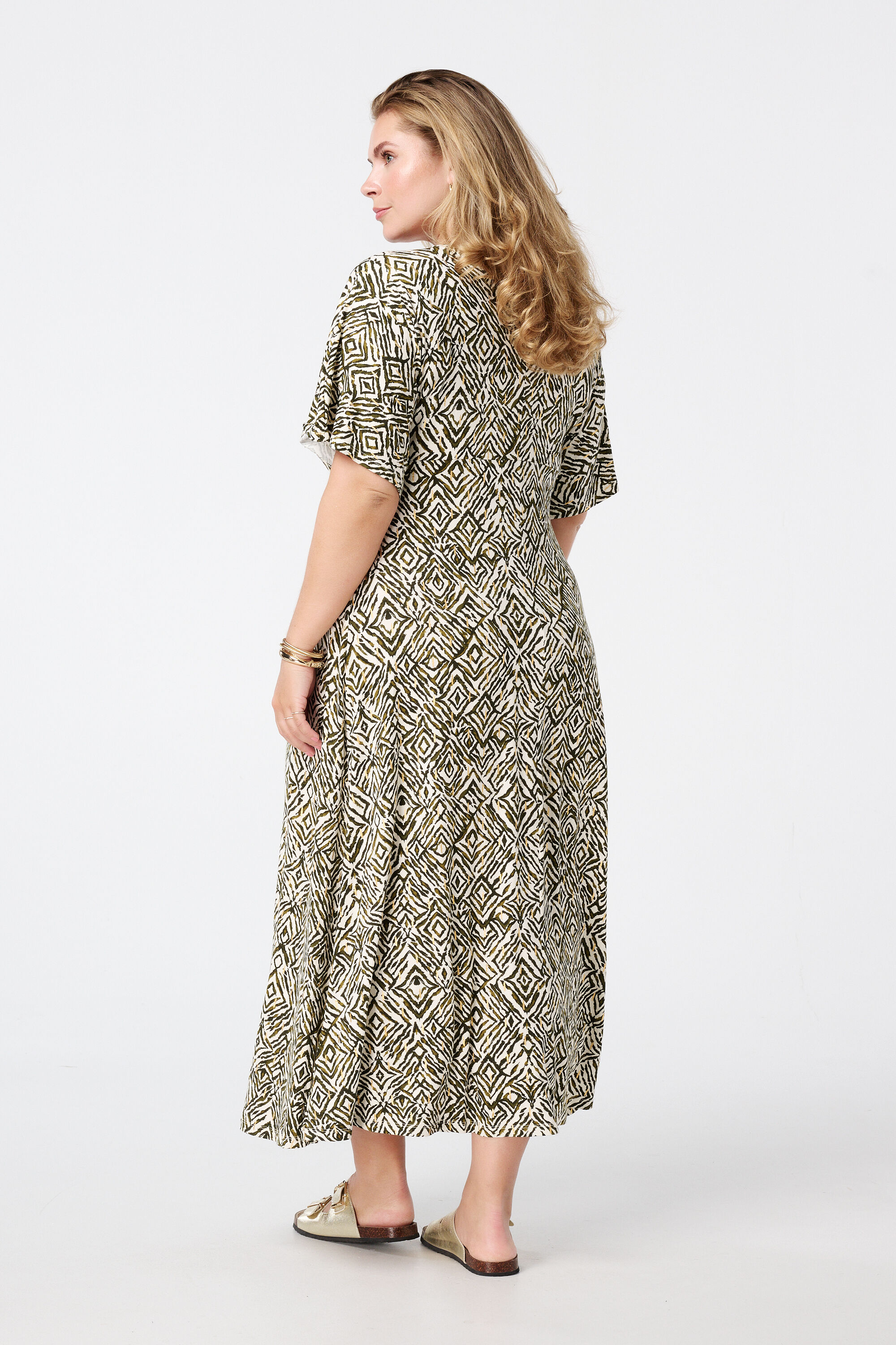 Kleid mit umgeschlagenem Element image number 3