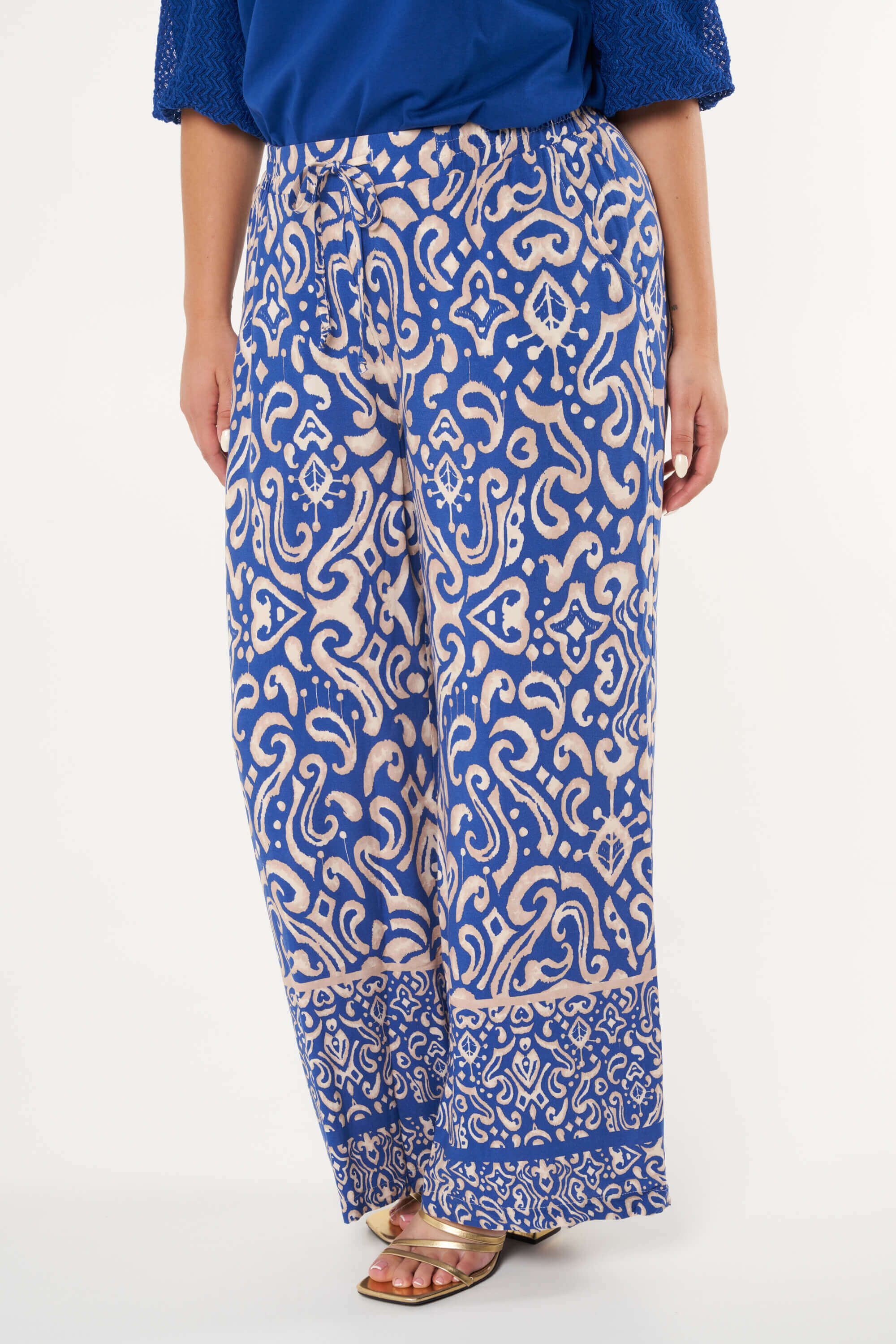 Loose-Leg-Hose mit Paisley-Print image number 6