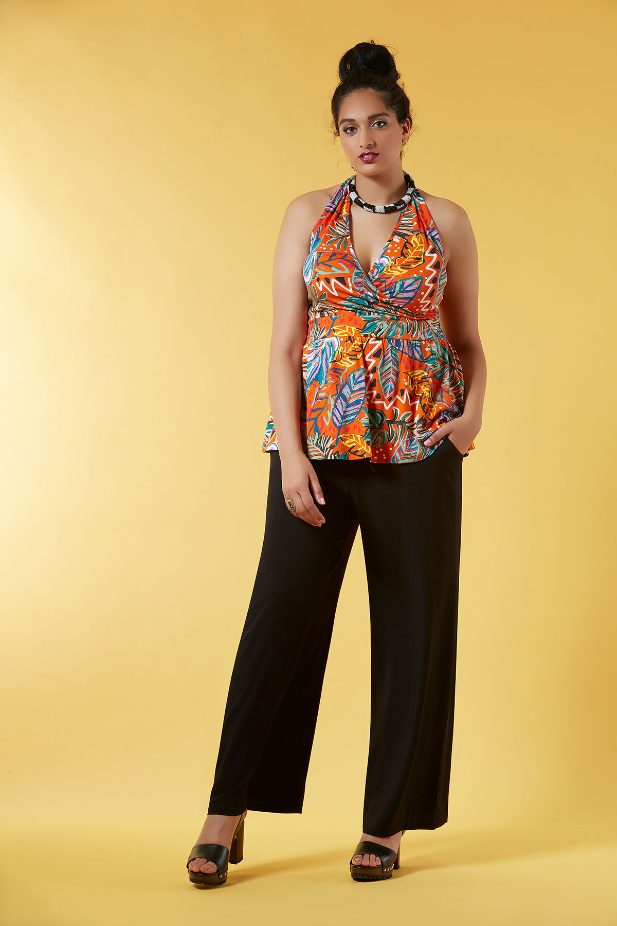 Schulterfreies Top mit Allover-Print image number 0