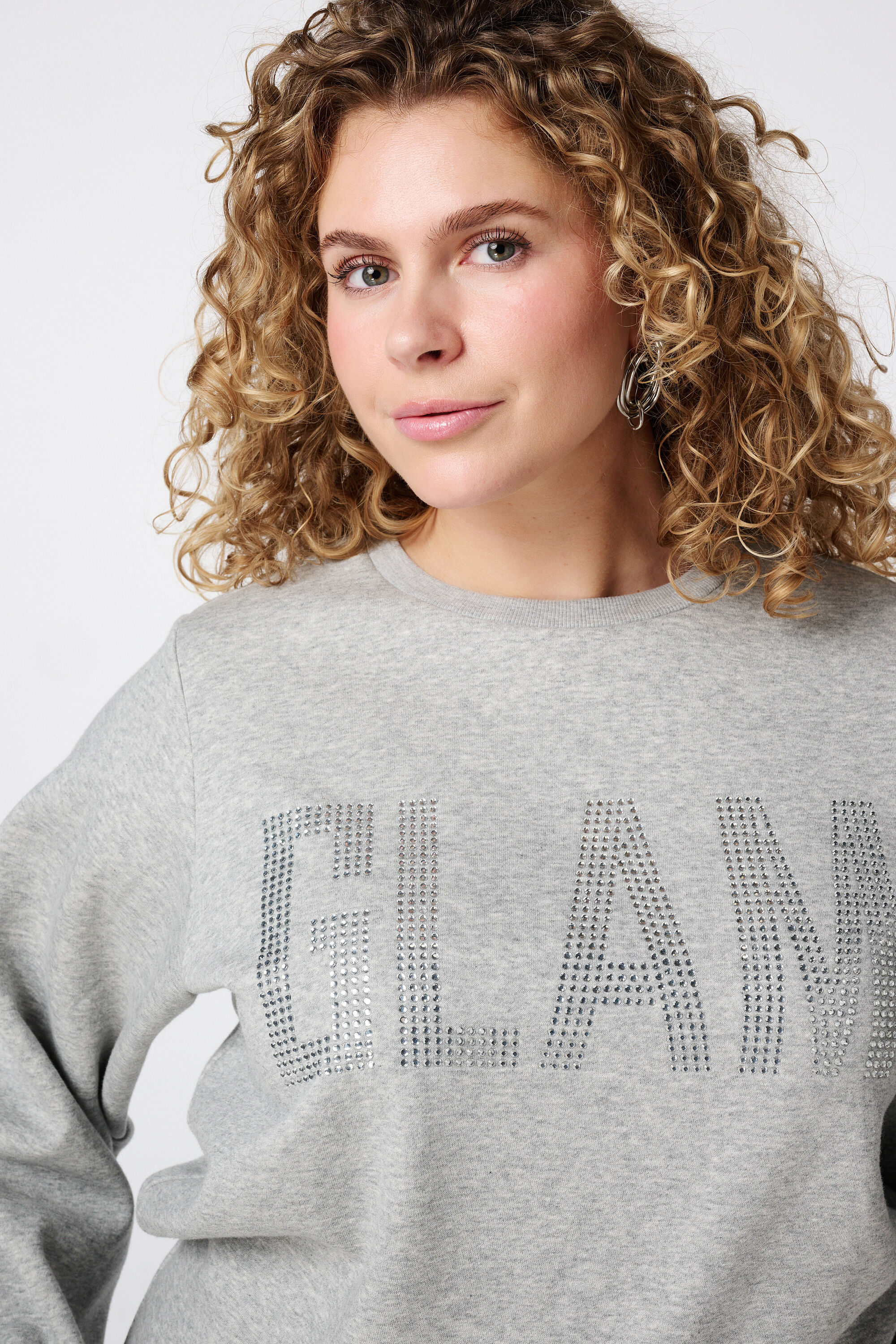 Pullover mit Strasssteinen  image number 4