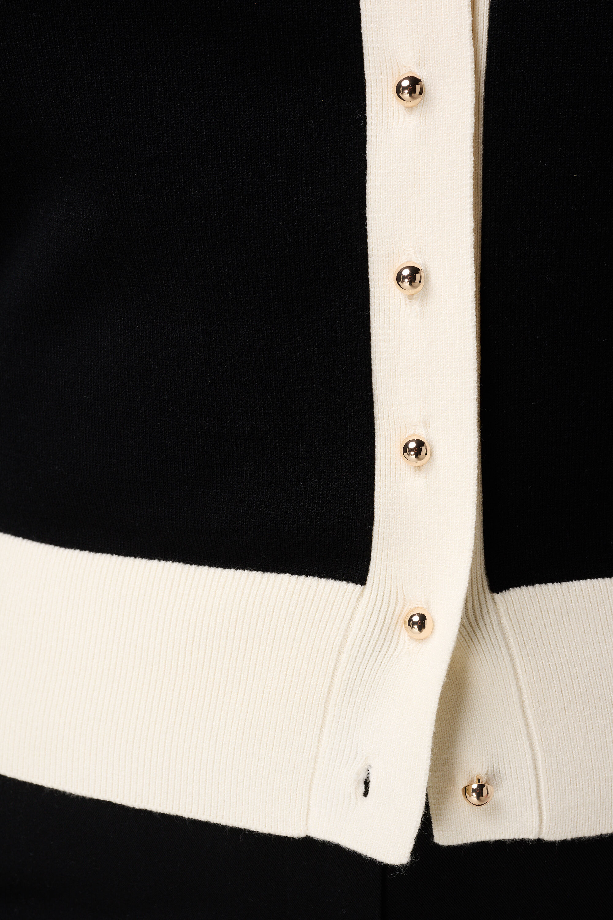 Strickjacke mit Knopfleiste image number 6