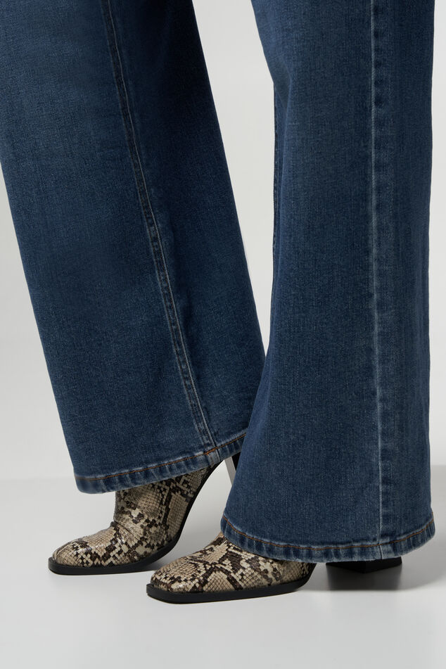 Jeans mit weitem Bein  image 4