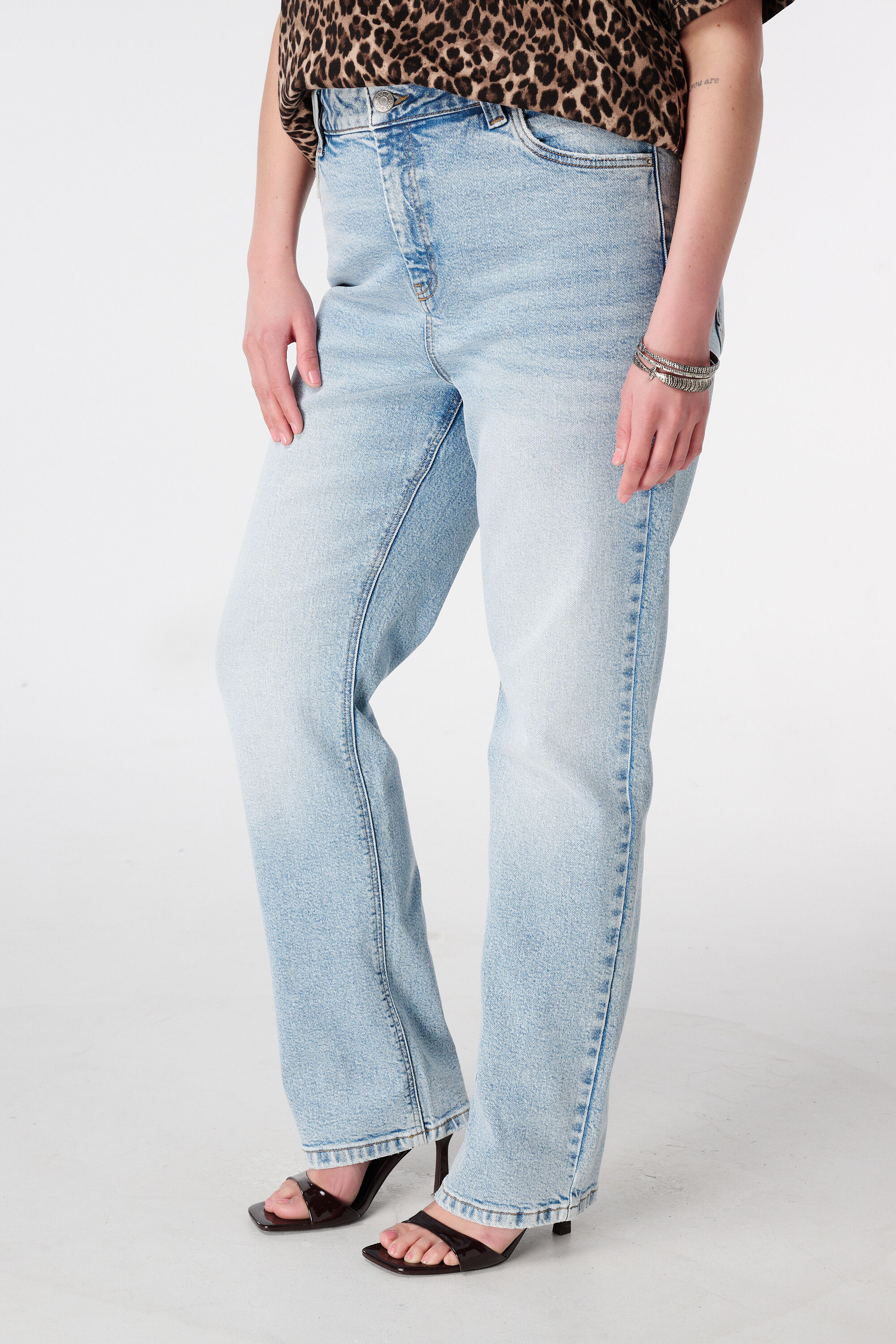 Straight Leg Jeans mit Mid Waist image number 5