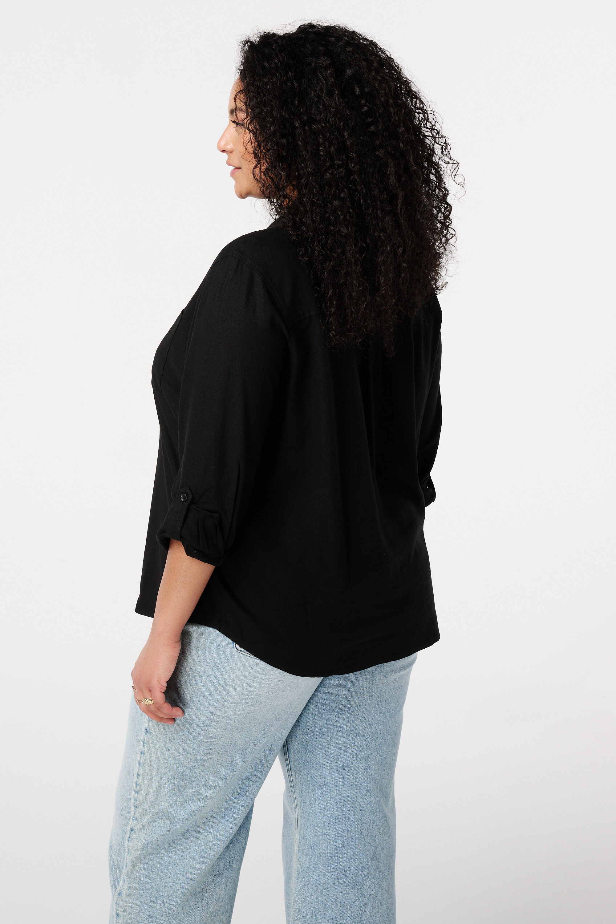 Leinenbluse mit Taschen  image number 3