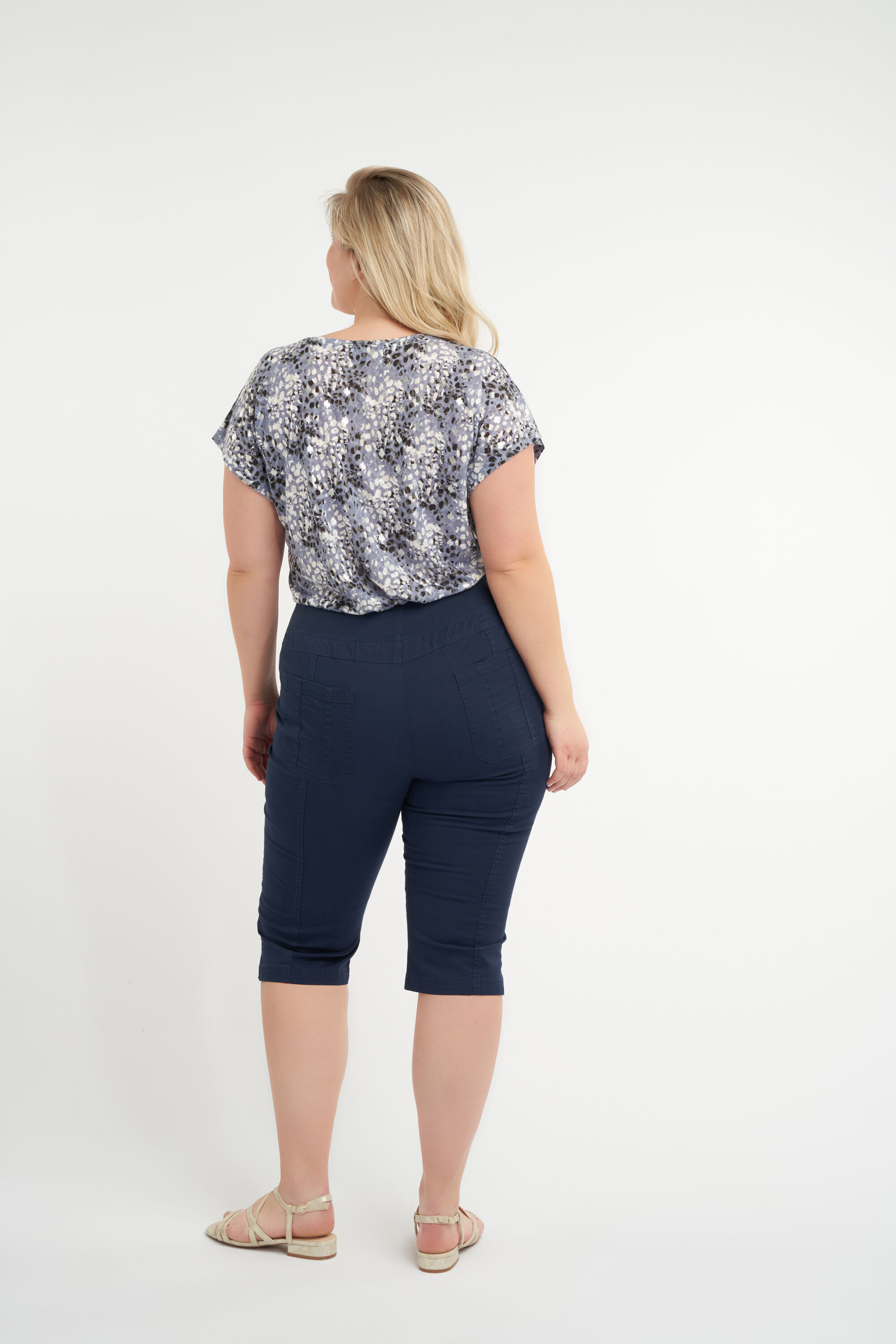 Capri-Hose mit elastischem Bund  image number 3