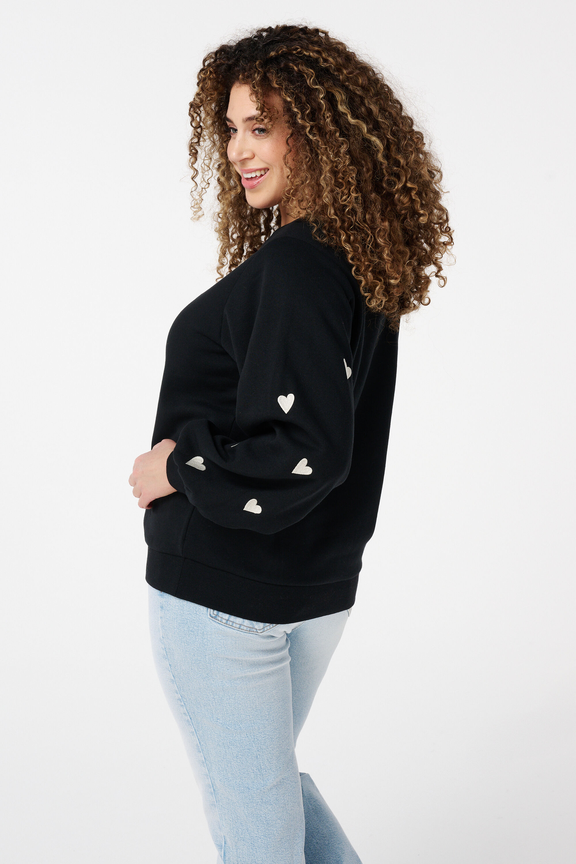 Pullover mit Herzmuster image number 3