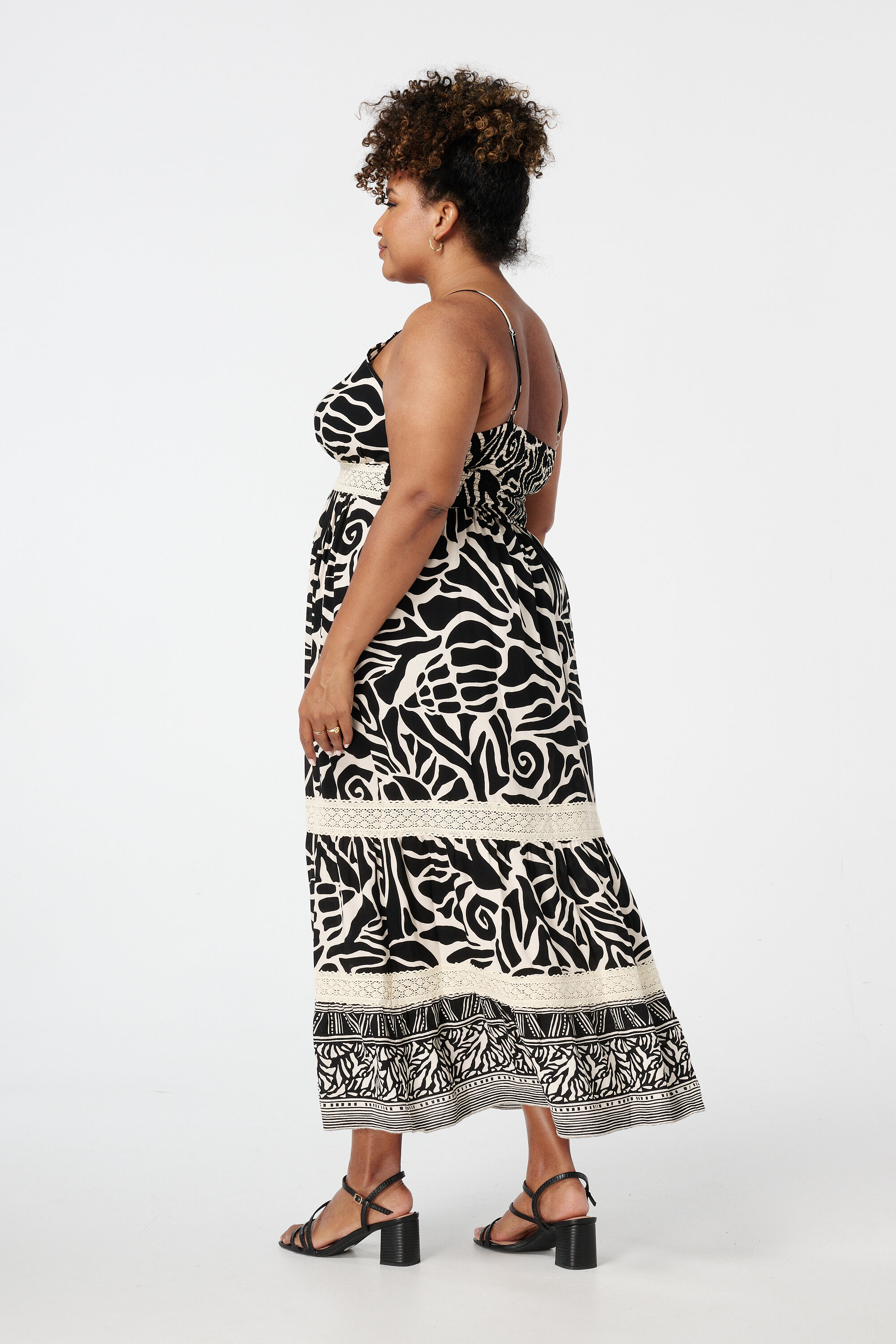 Maxikleid mit Print und Spitzenverzierungen image number 3