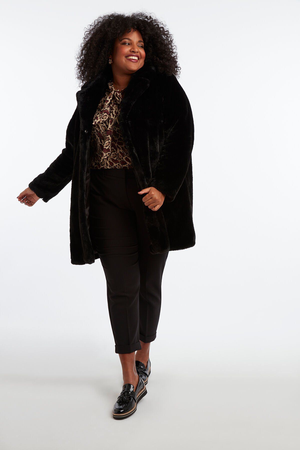 Mantel aus Kunstpelz image number 3