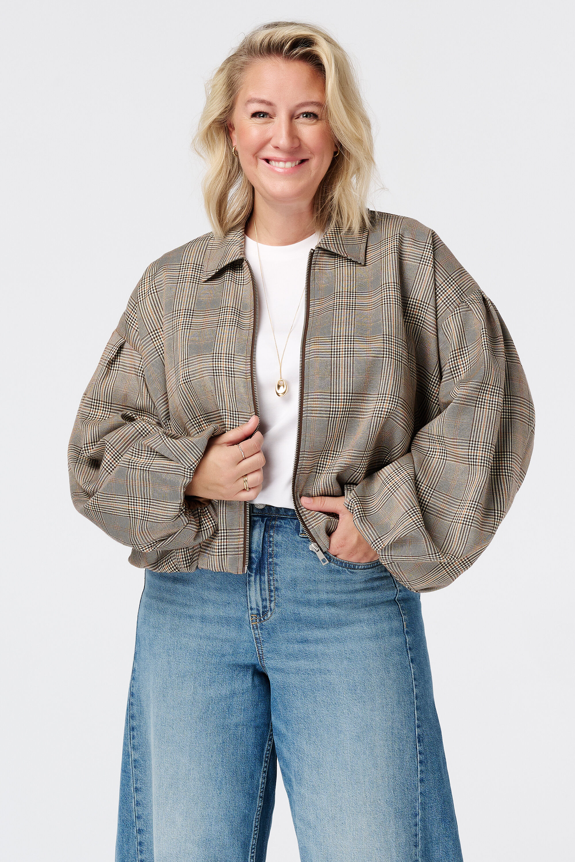 Karierte Bomberjacke