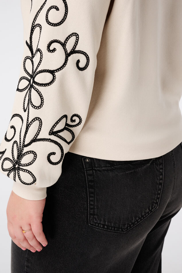Pullover mit Stickdetails image number 6