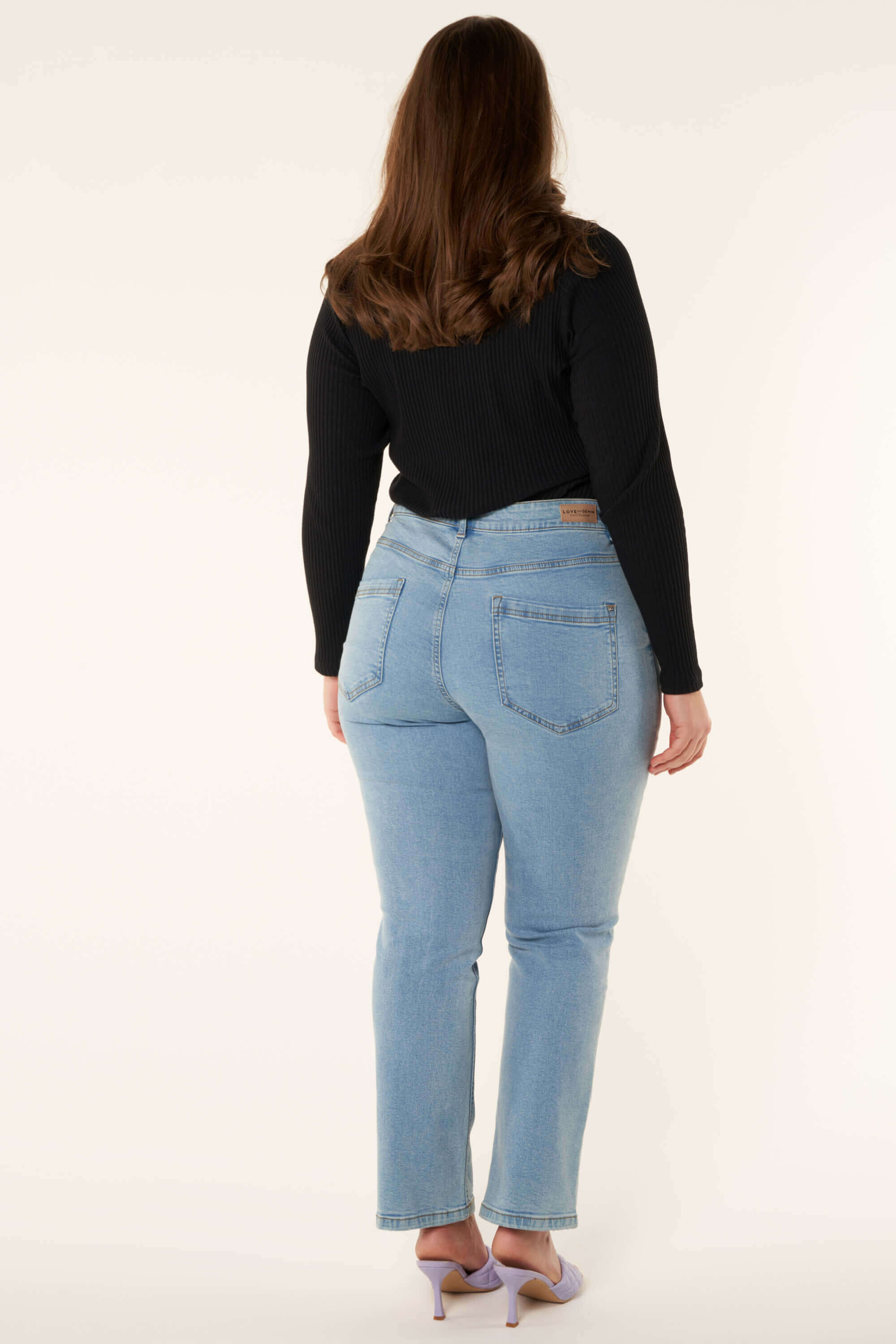 Straight-Leg Jeans LILY 30 inch image number 4
