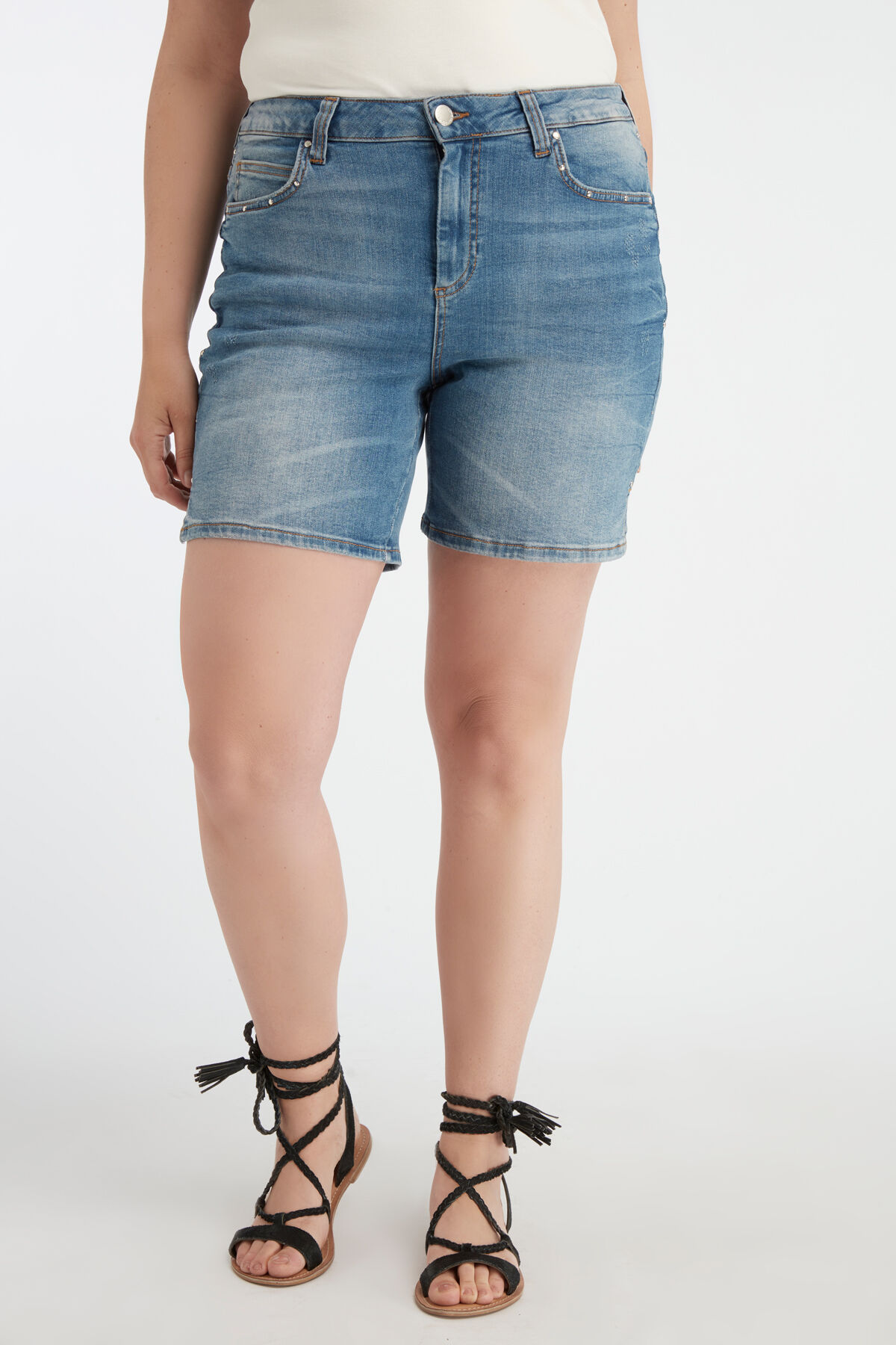 Shorts mit Nieten image number 3