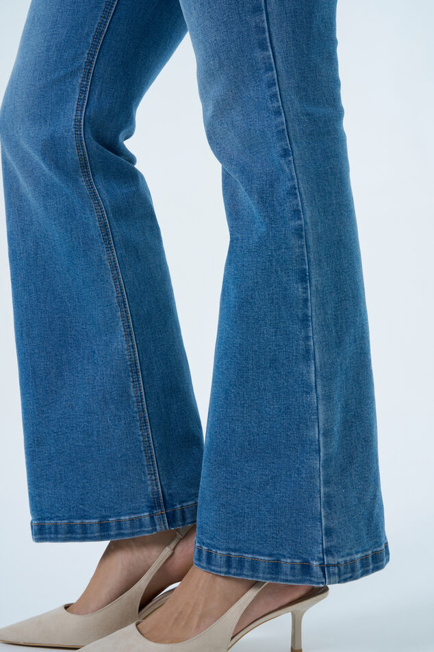 Ausgestellte Jeans  image number 4