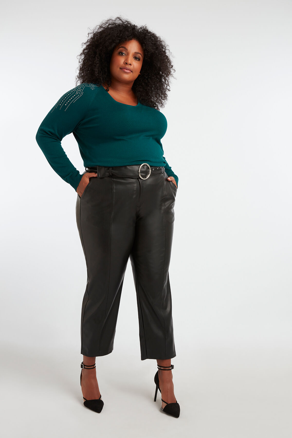 Sweatshirt mit Strass-Verzierung image number 3