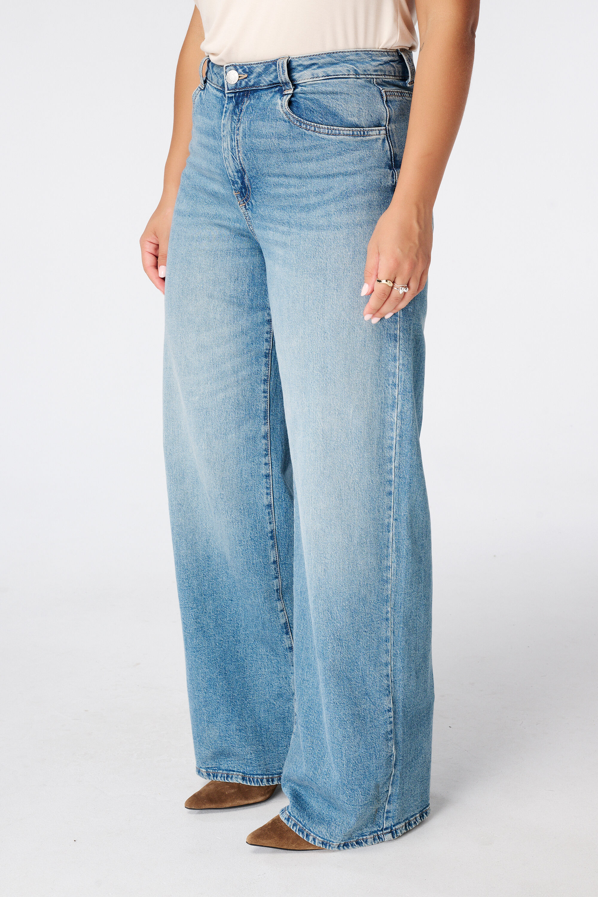Weite Jeans mit hoher Taille image number 3