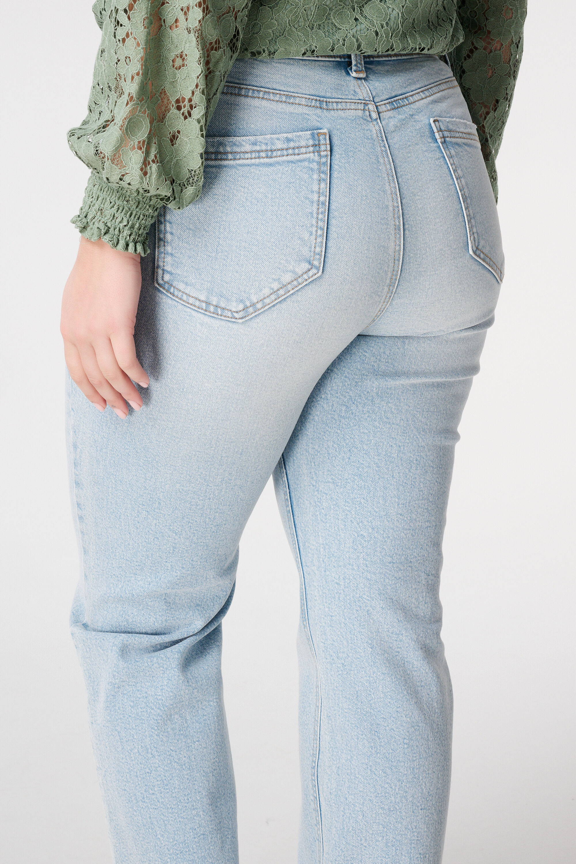 Weite Straight-Leg-Jeans  image number 4