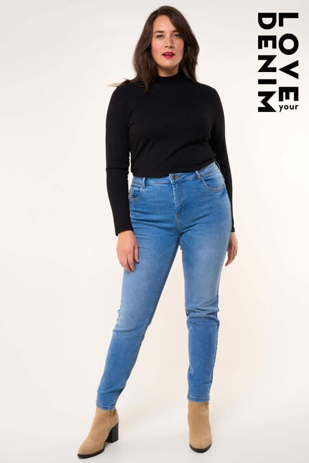 IRIS Slim-Leg Jeans