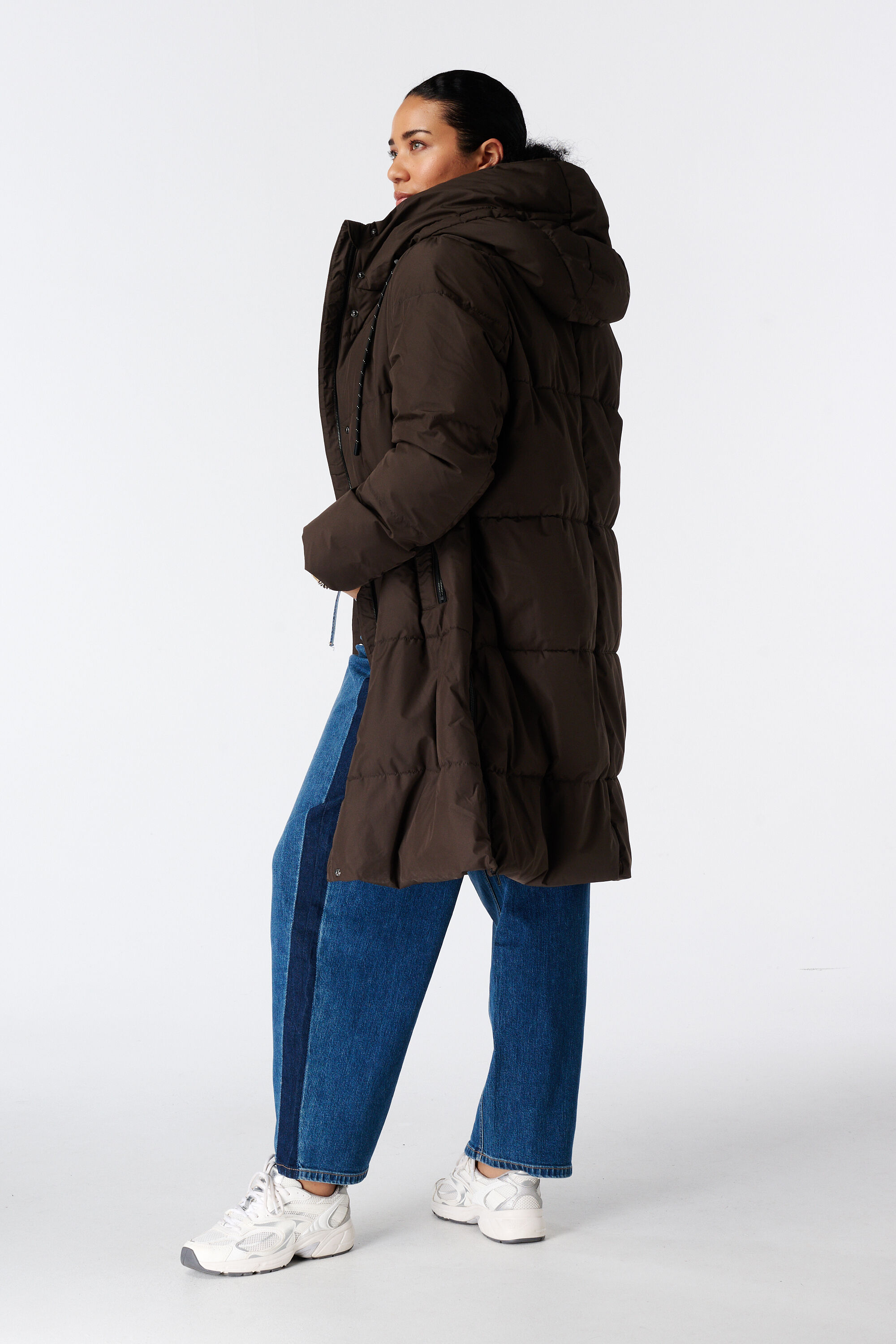 Lange gesteppte Jacke mit Kapuze image number 3