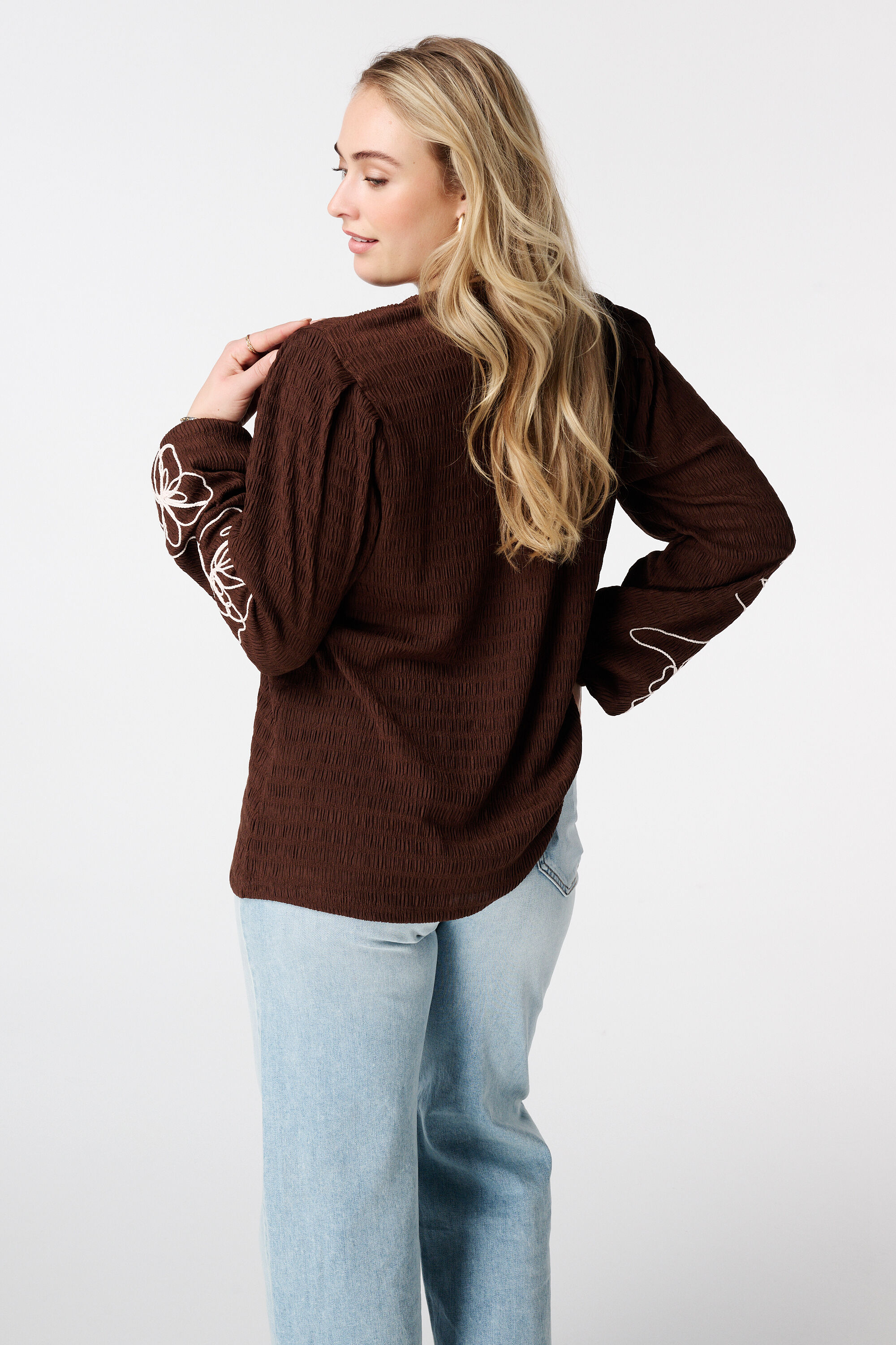 Bluse mit Stickerei image number 3