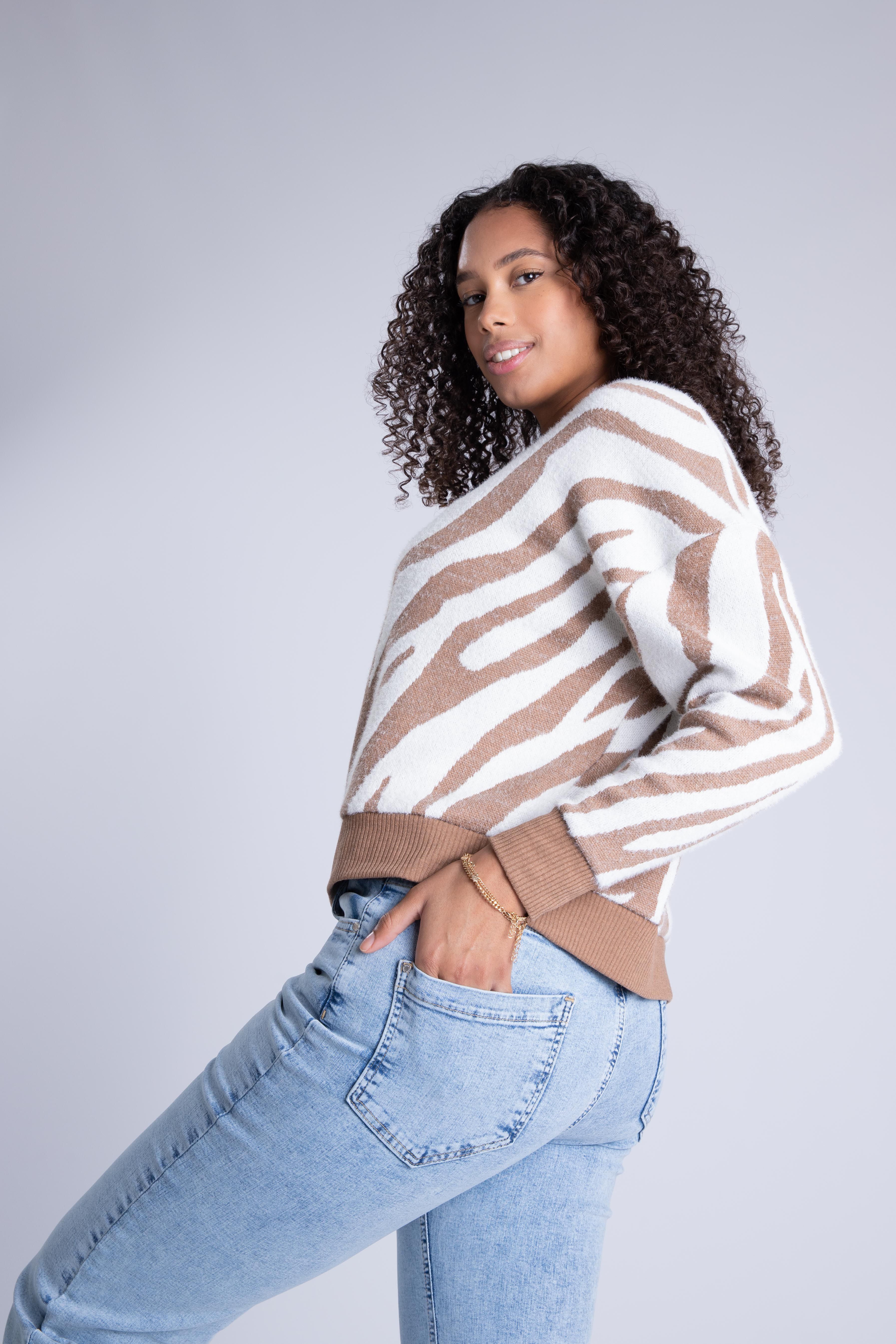 Jeans mit Schlitzen image number 7