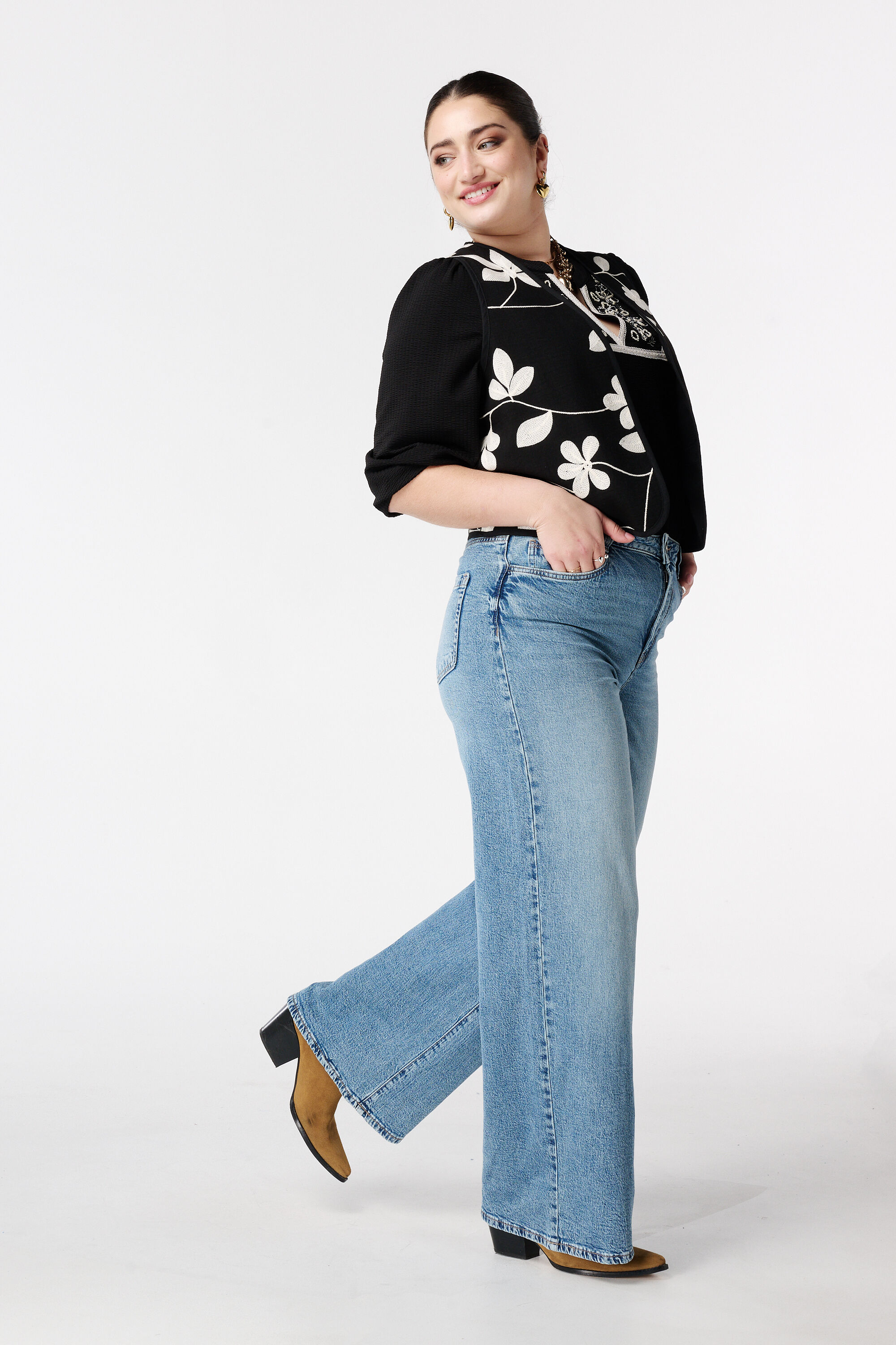 Gilet mit Stickerei image number 5