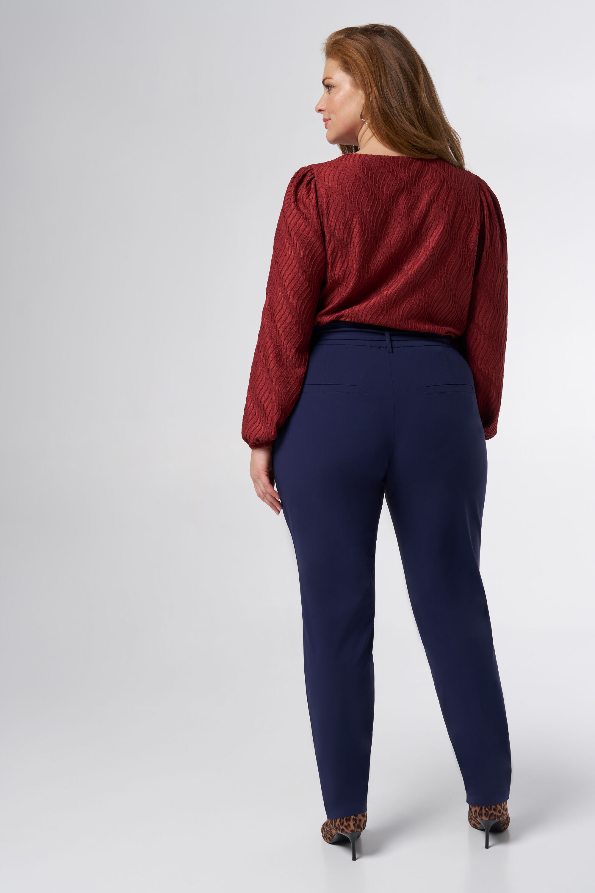 Paperbag-Hose mit Stretch image number 3