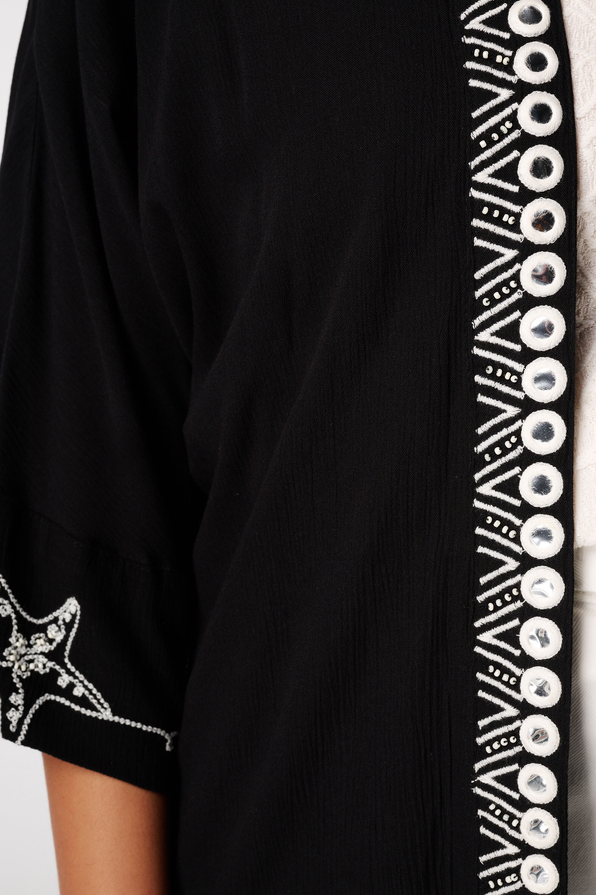 Kimono mit Stickerei image number 6