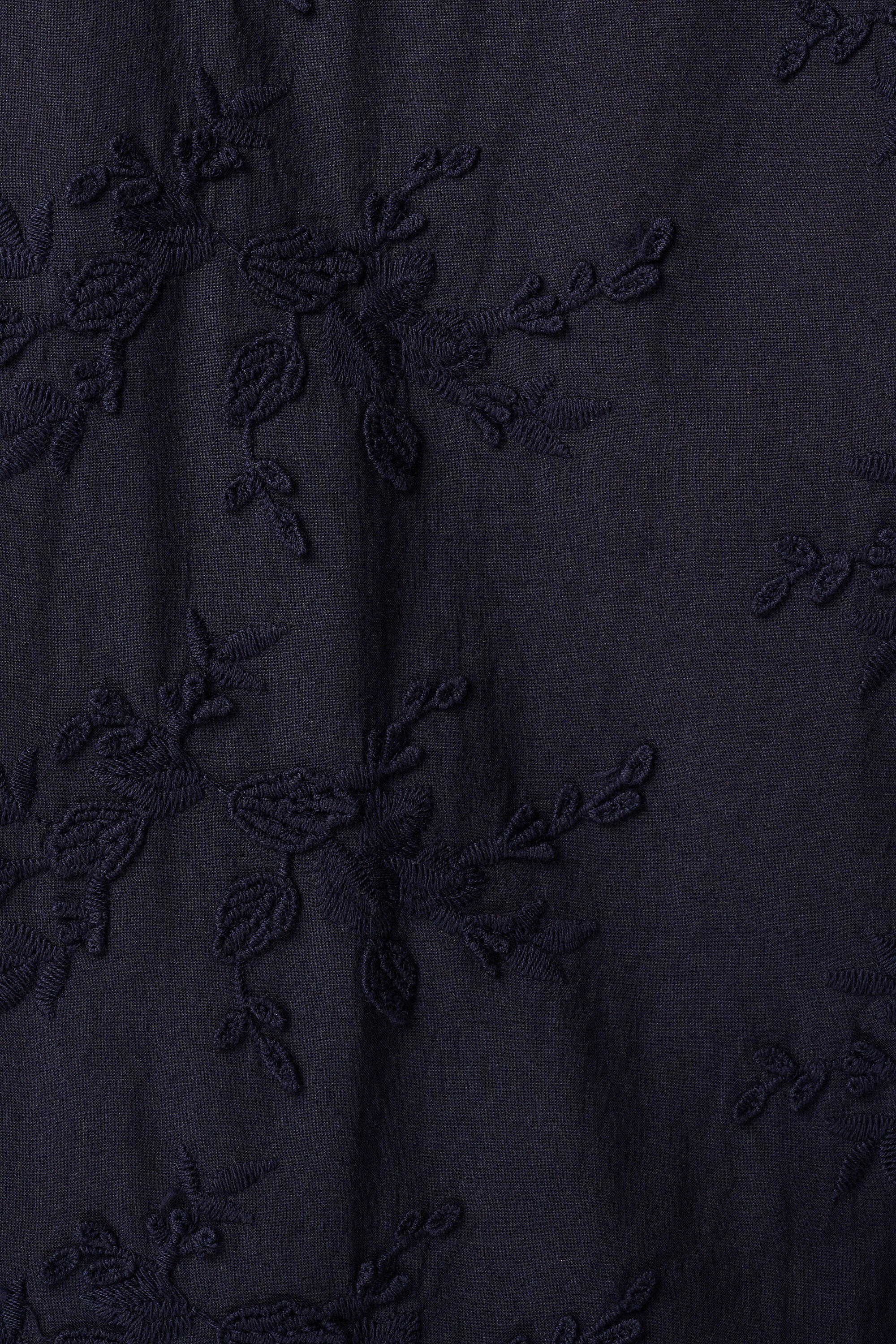 Bluse mit Stickerei image number 6