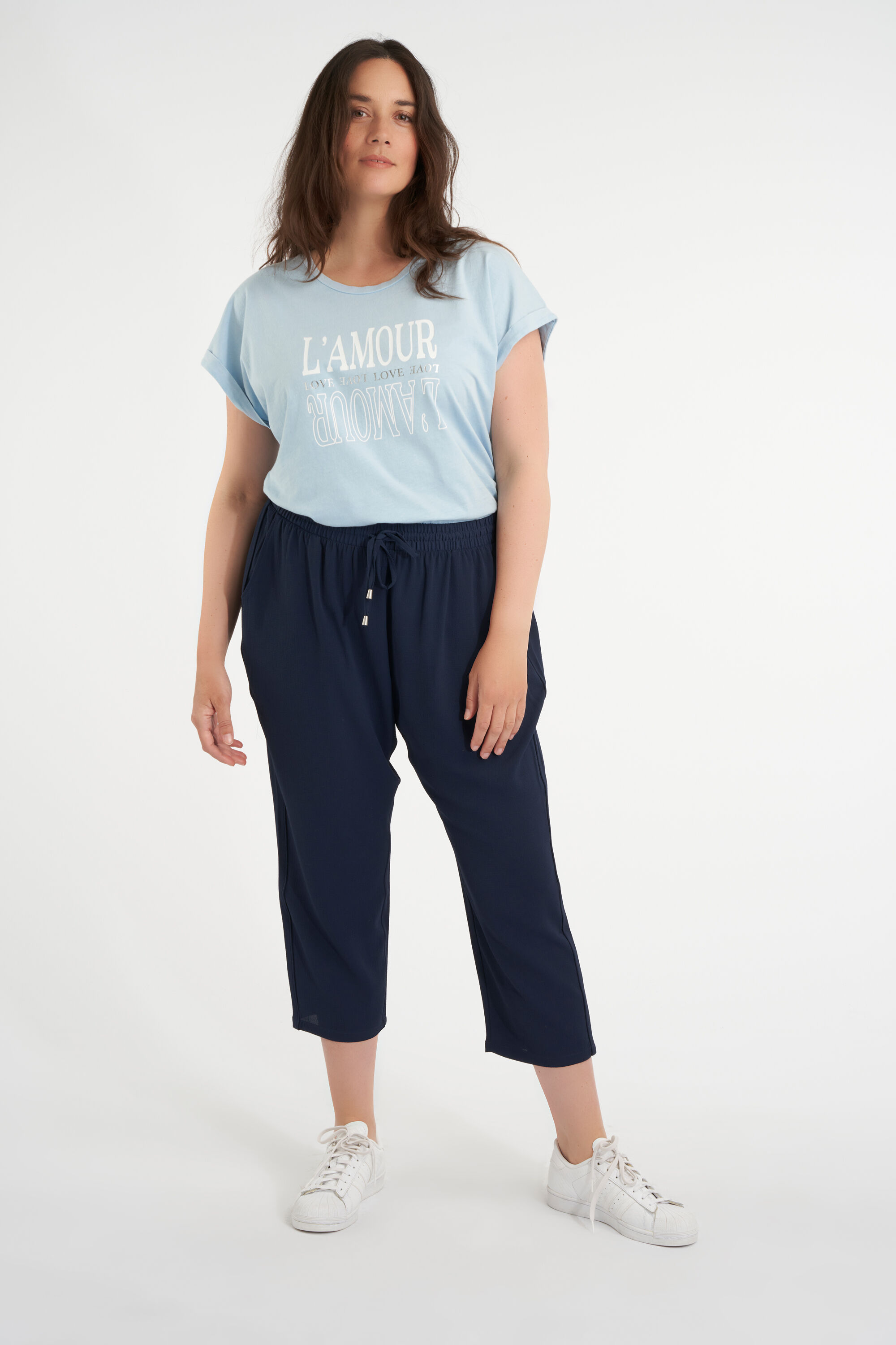 Hose in lockerer Passform image number 4