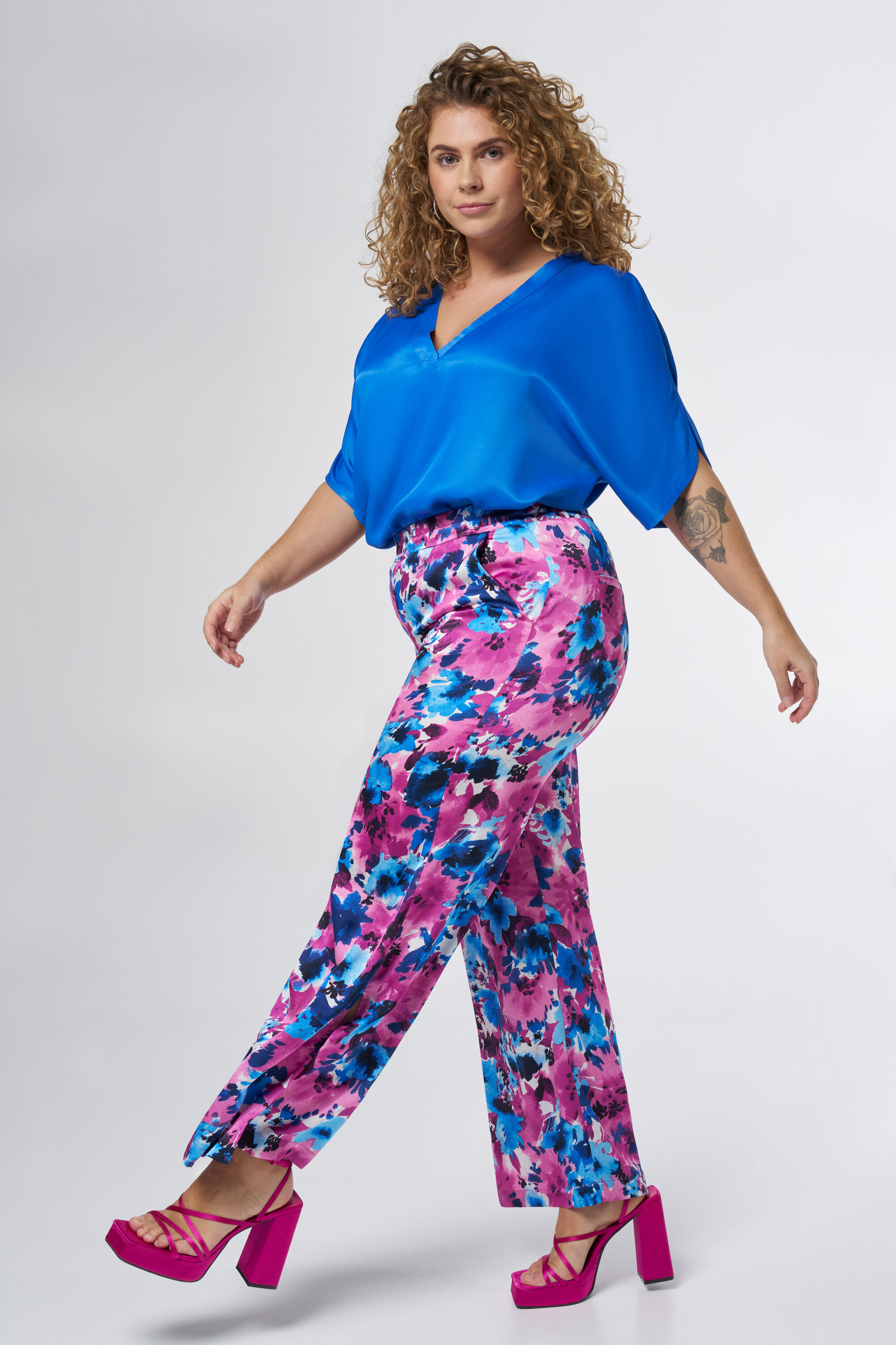 Hose mit Blumen-Print image number 6