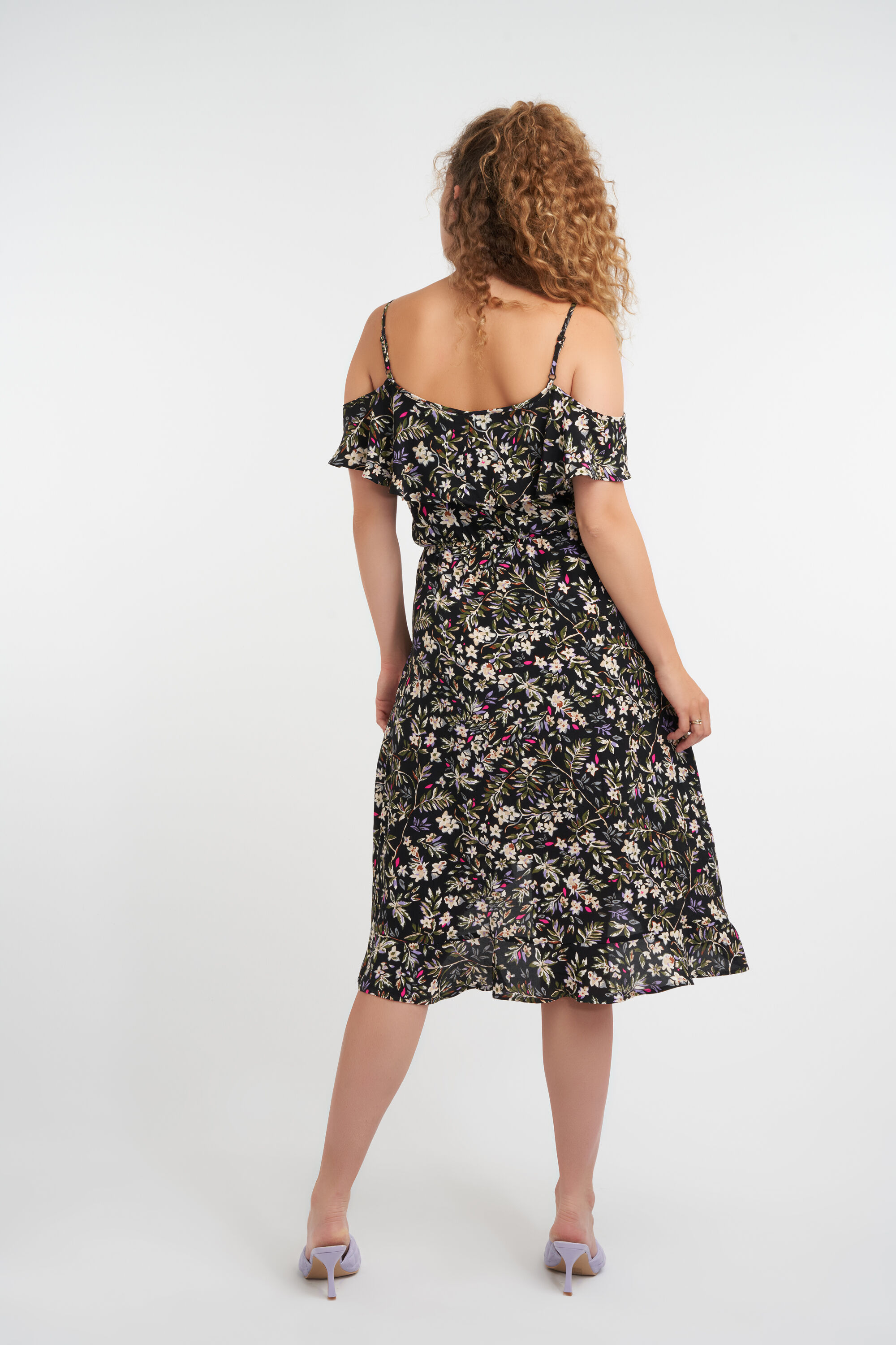 Schulterfreies Wickelkleid  image number 4
