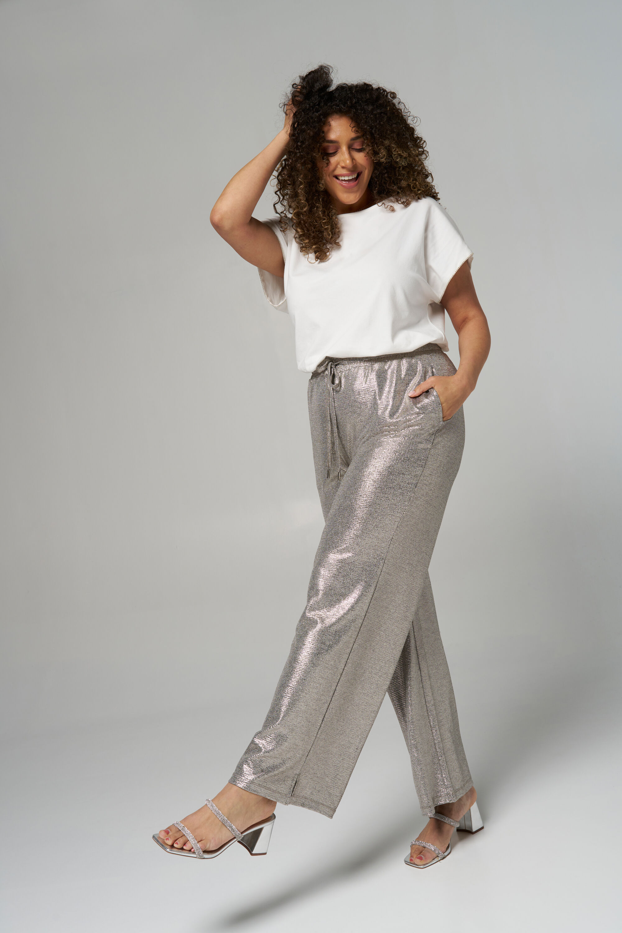 Hose mit Glitzerstoff image number 6