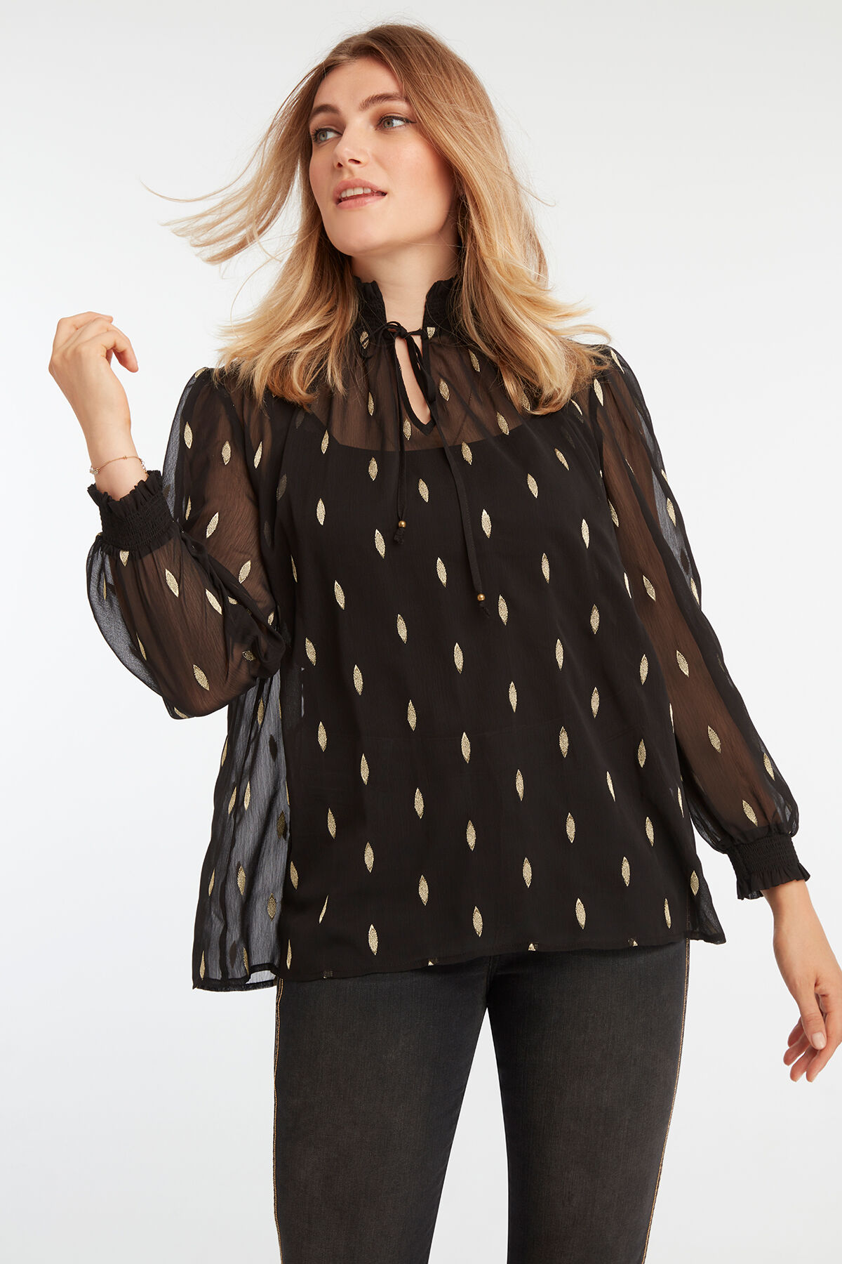 Bluse mit Stickerei image number 4