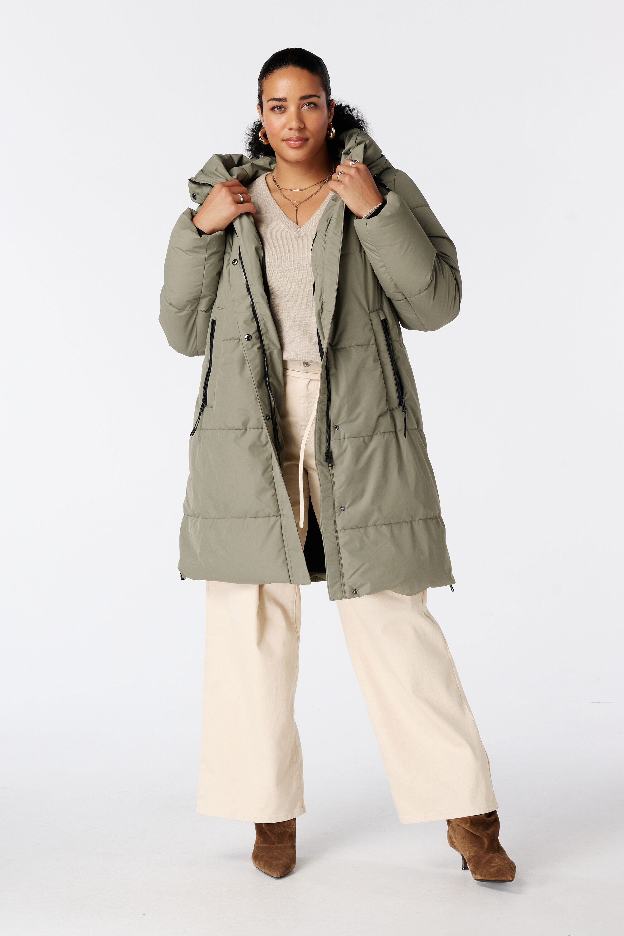 Lange gesteppte Jacke mit Kapuze image number 5
