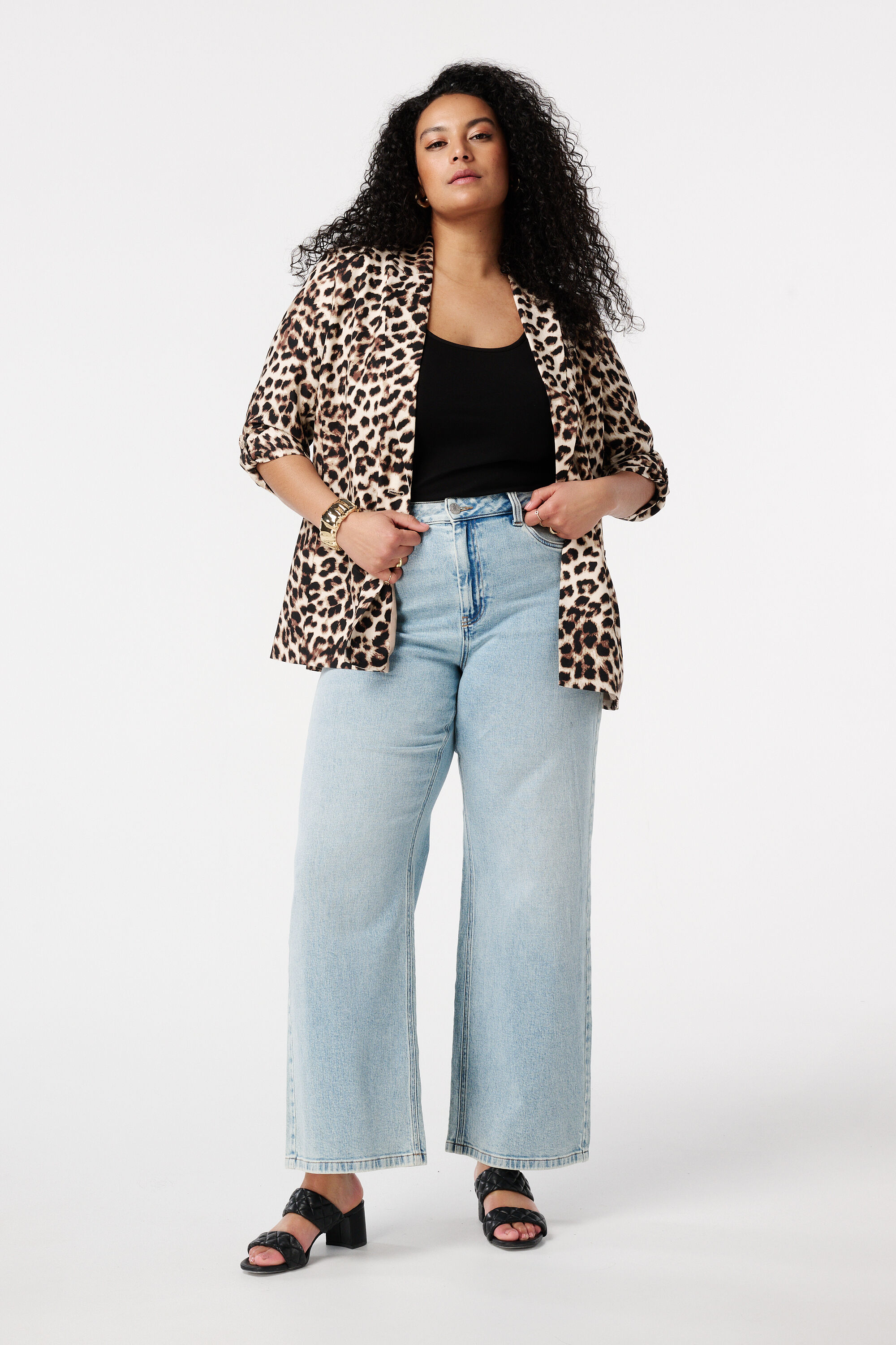 Blazer mit hochgekrempelten &Auml;rmeln image number 5