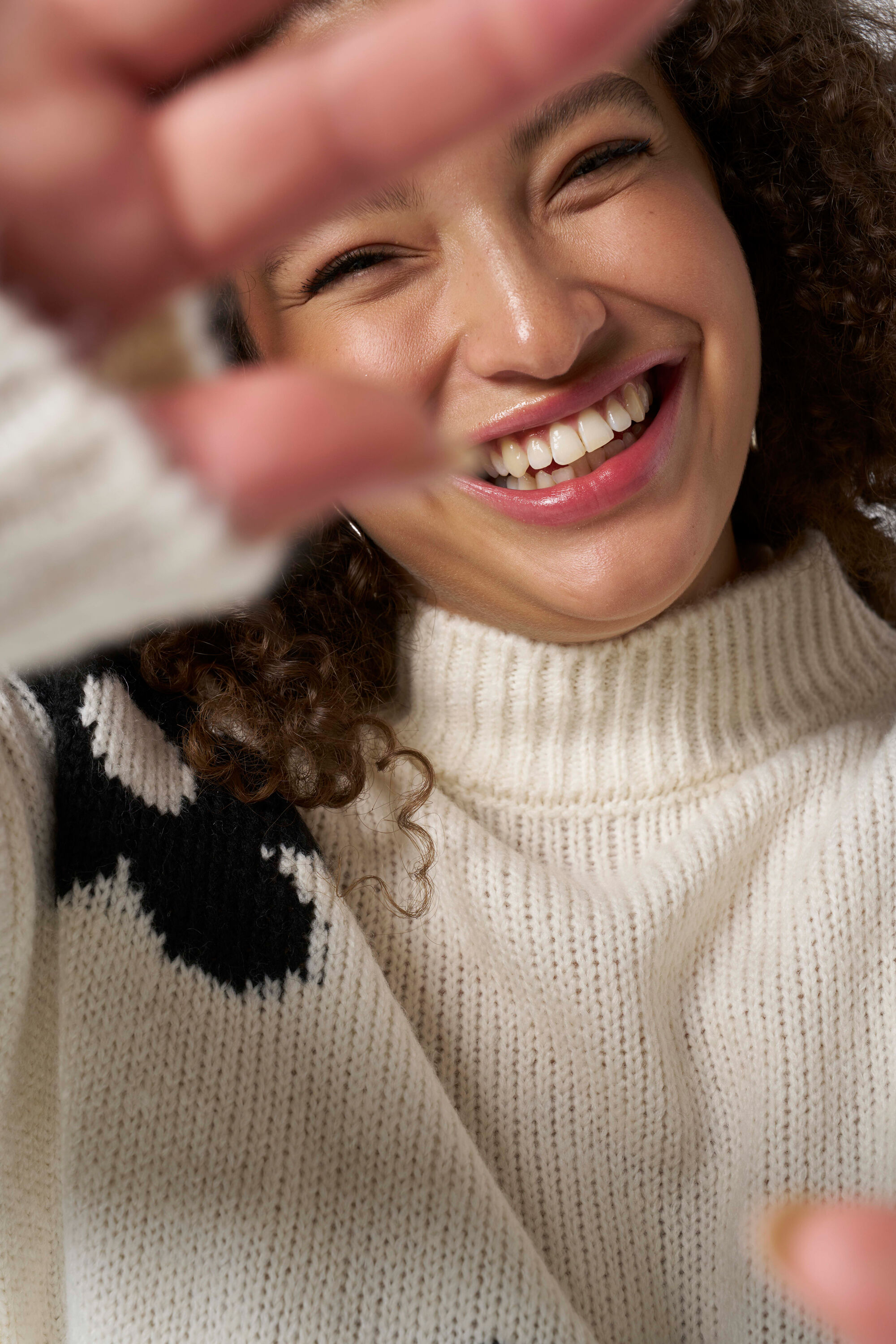 Strickpulli mit Blumen image number 3