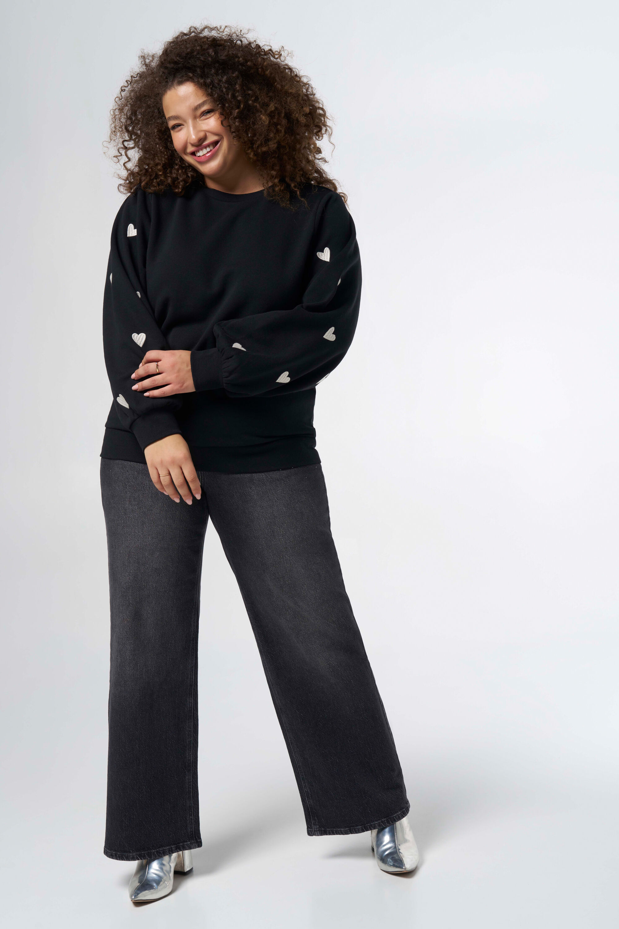 Pullover mit Herzmuster image number 5